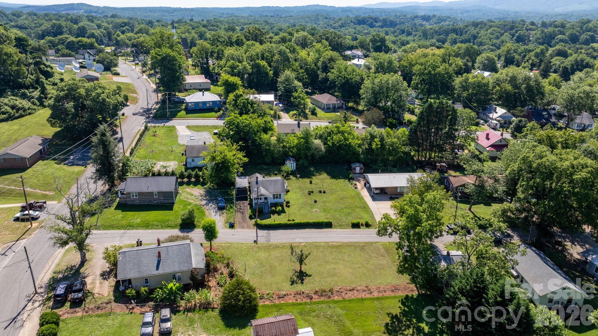 115 Brackett Street — Morganton