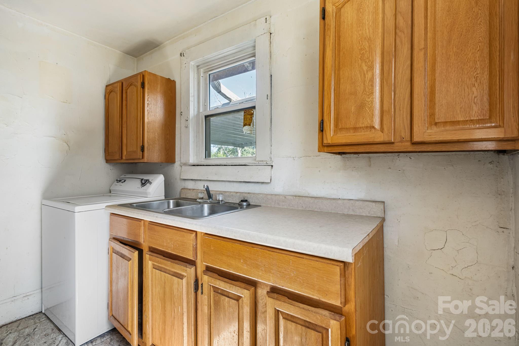115 Brackett Street — Morganton
