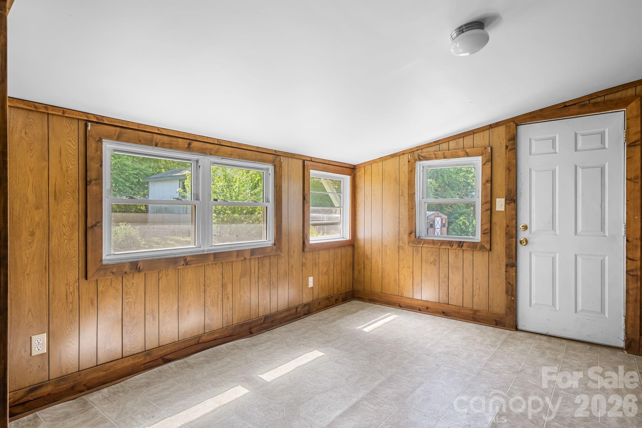 115 Brackett Street — Morganton