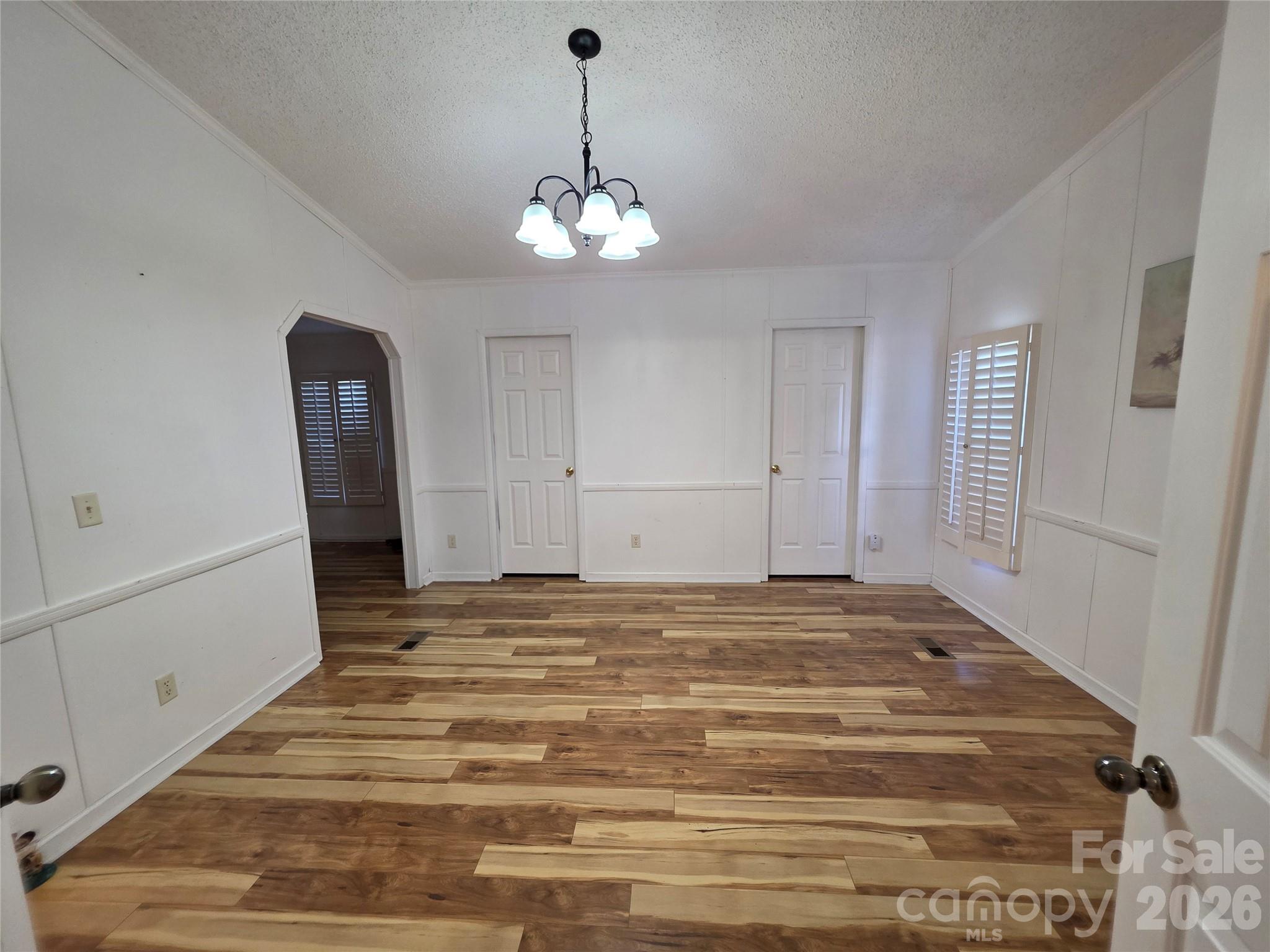 1395 Cape Hickory Road — Hickory