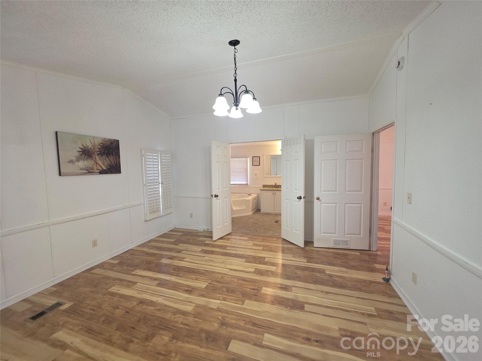 1395 Cape Hickory Road — Hickory
