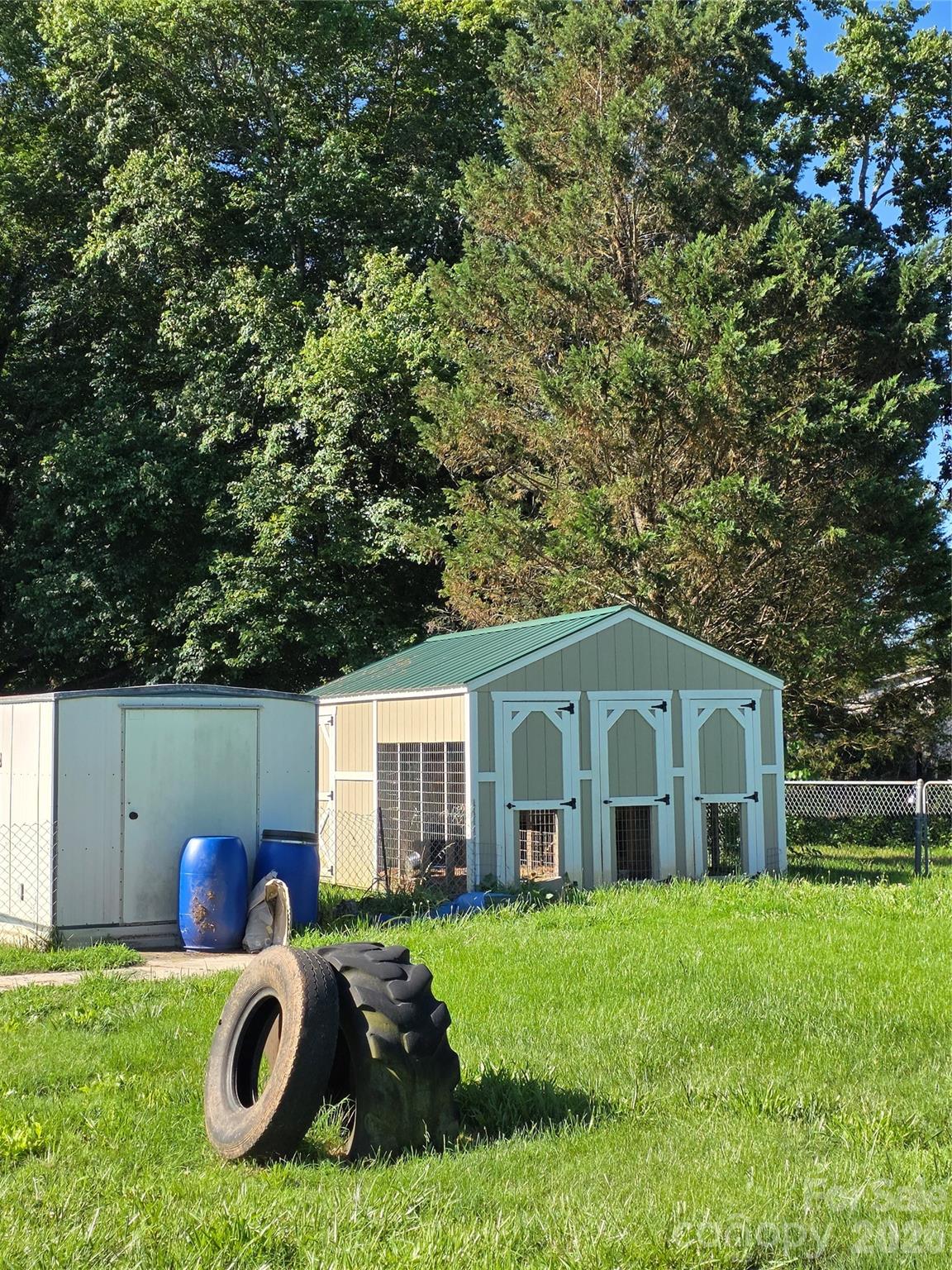 1395 Cape Hickory Road — Hickory