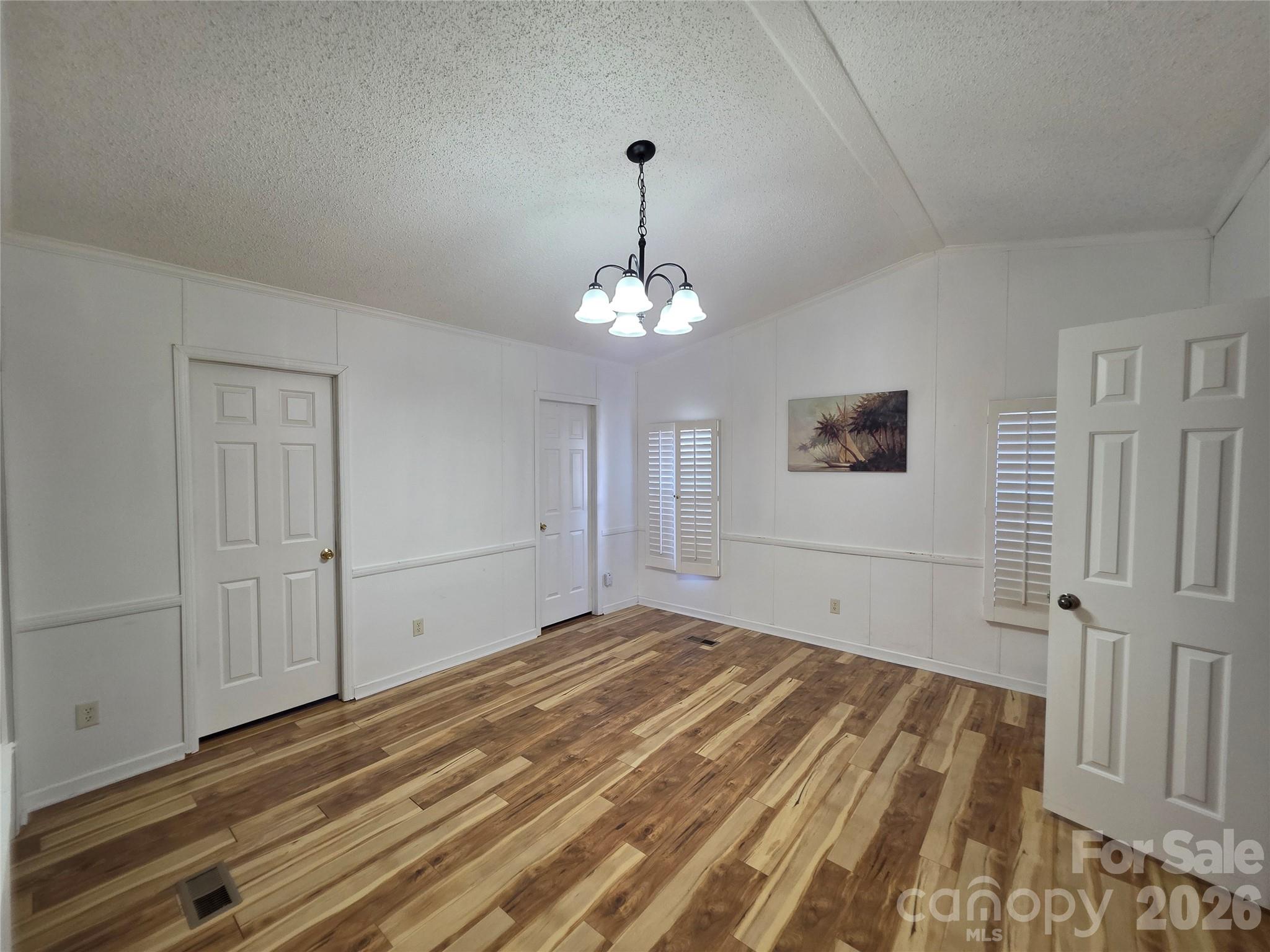 1395 Cape Hickory Road — Hickory