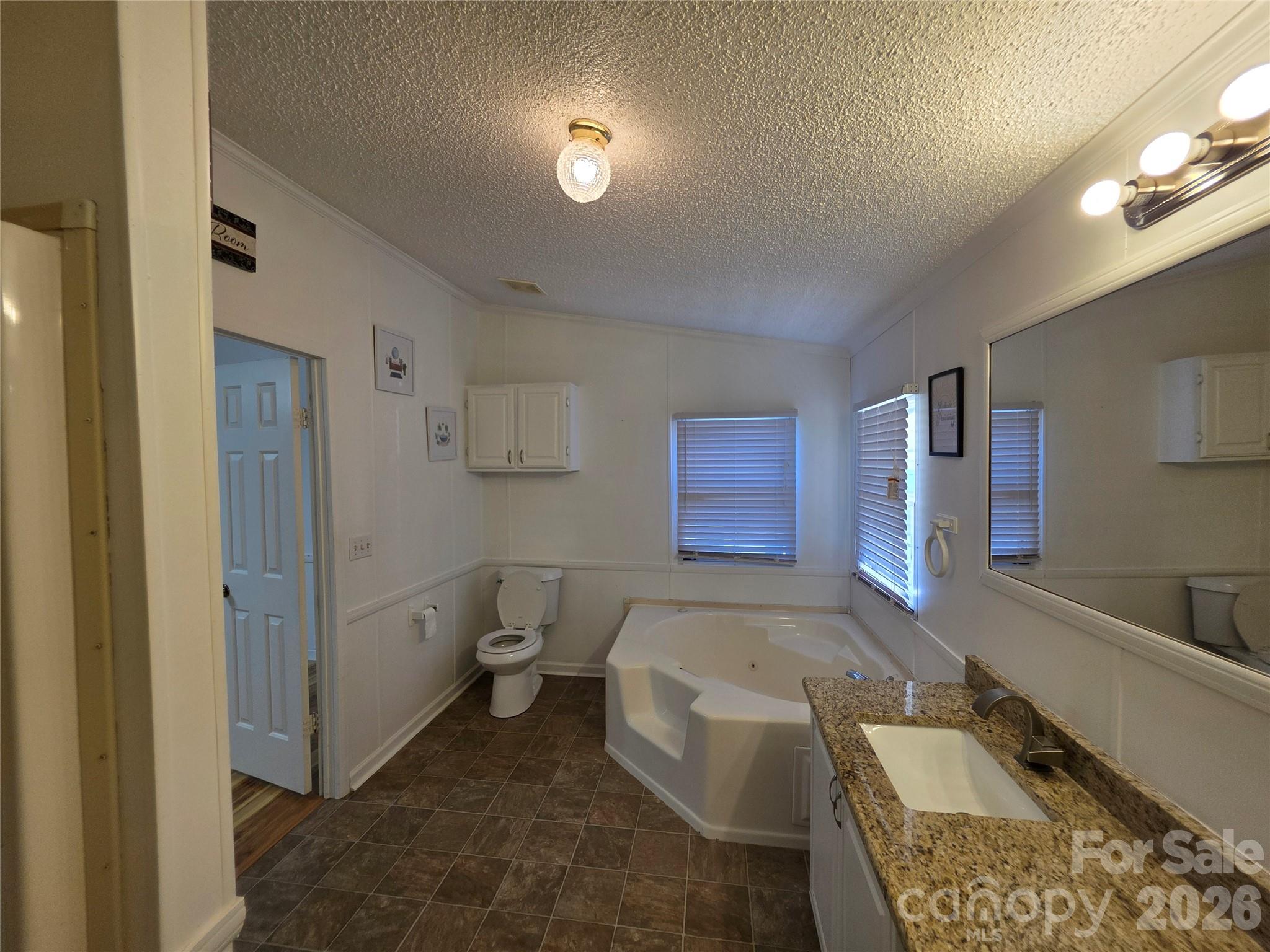 1395 Cape Hickory Road — Hickory