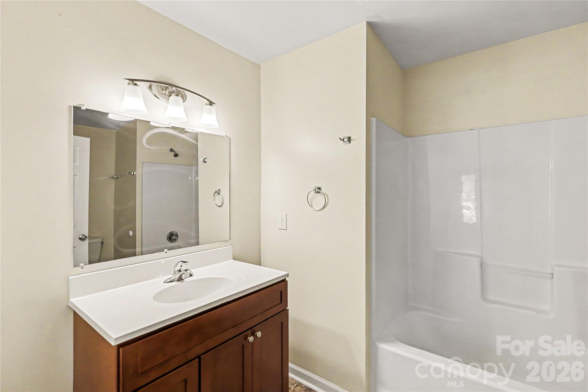 318 N Pryor Street — Gastonia