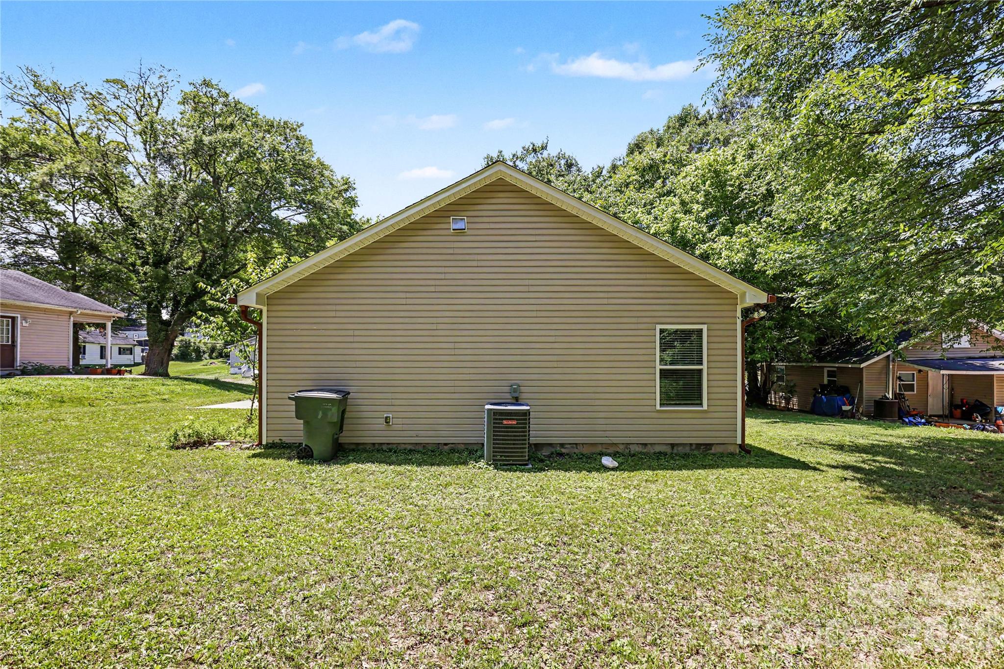 318 N Pryor Street — Gastonia