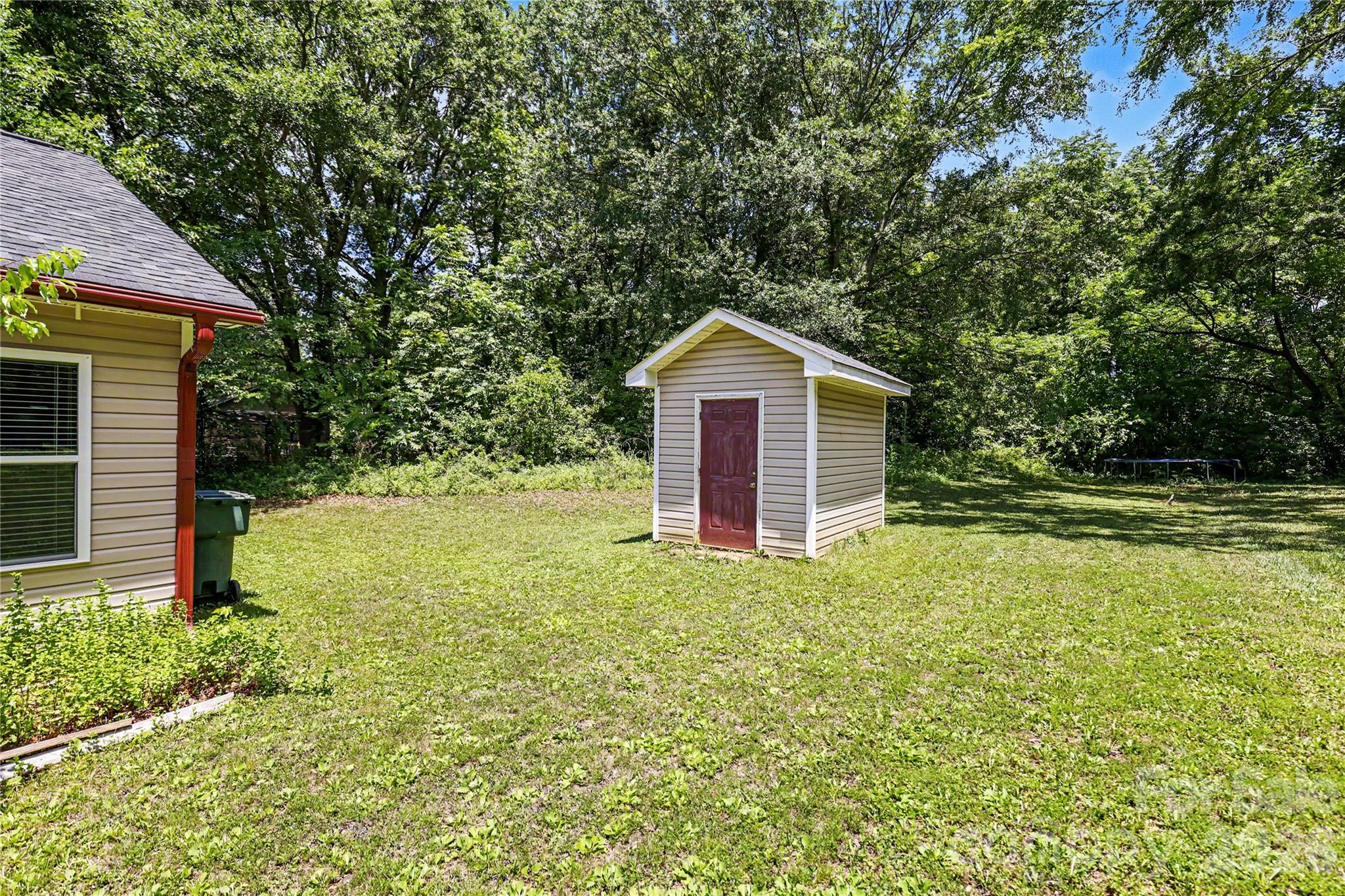 318 N Pryor Street — Gastonia