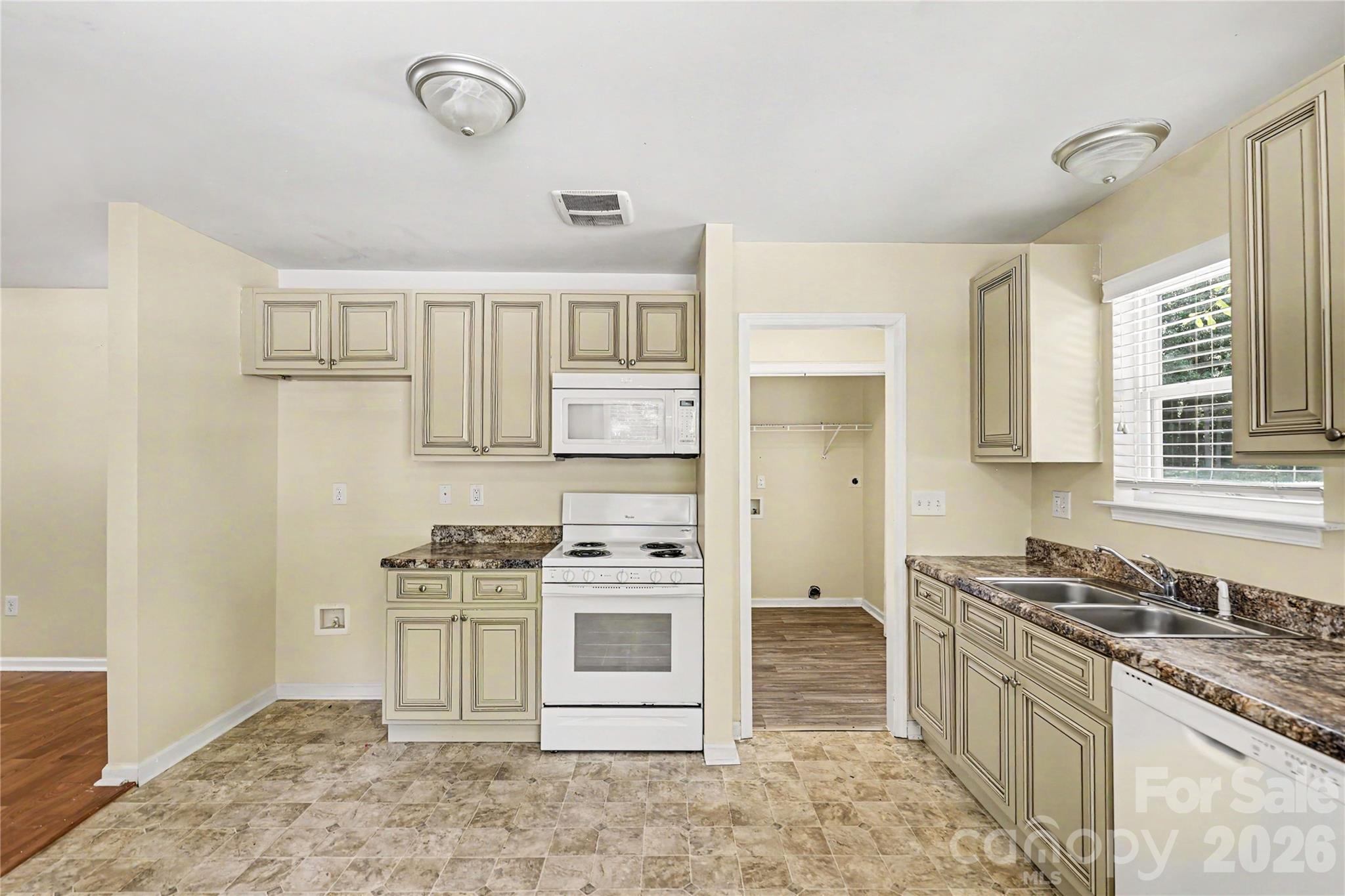 318 N Pryor Street — Gastonia