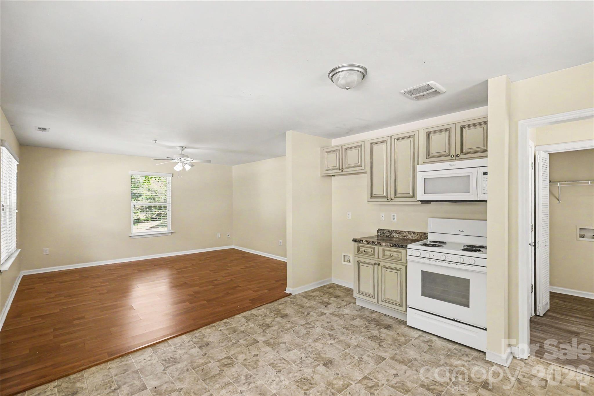 318 N Pryor Street — Gastonia