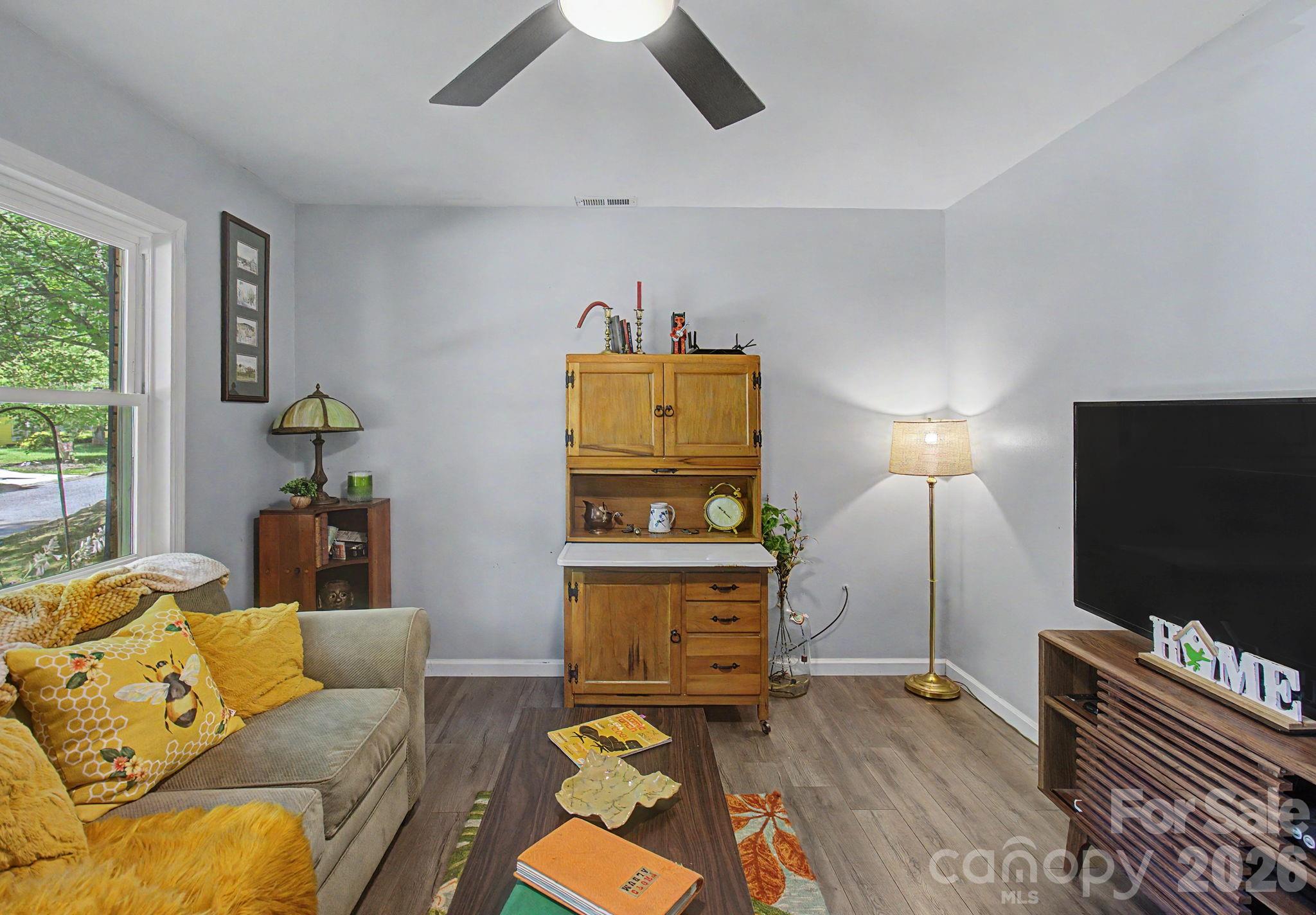 102 Wicklow Drive — Asheville