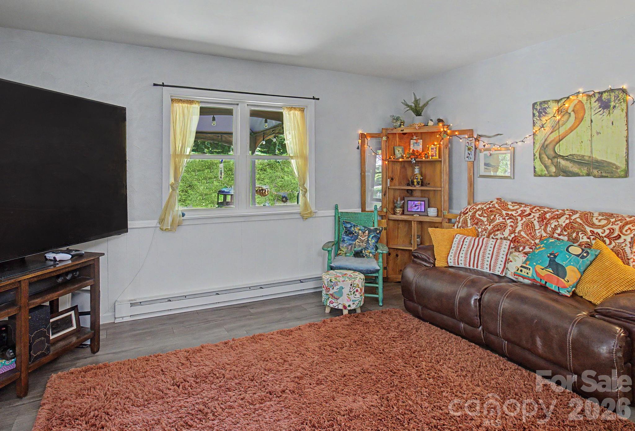 102 Wicklow Drive — Asheville