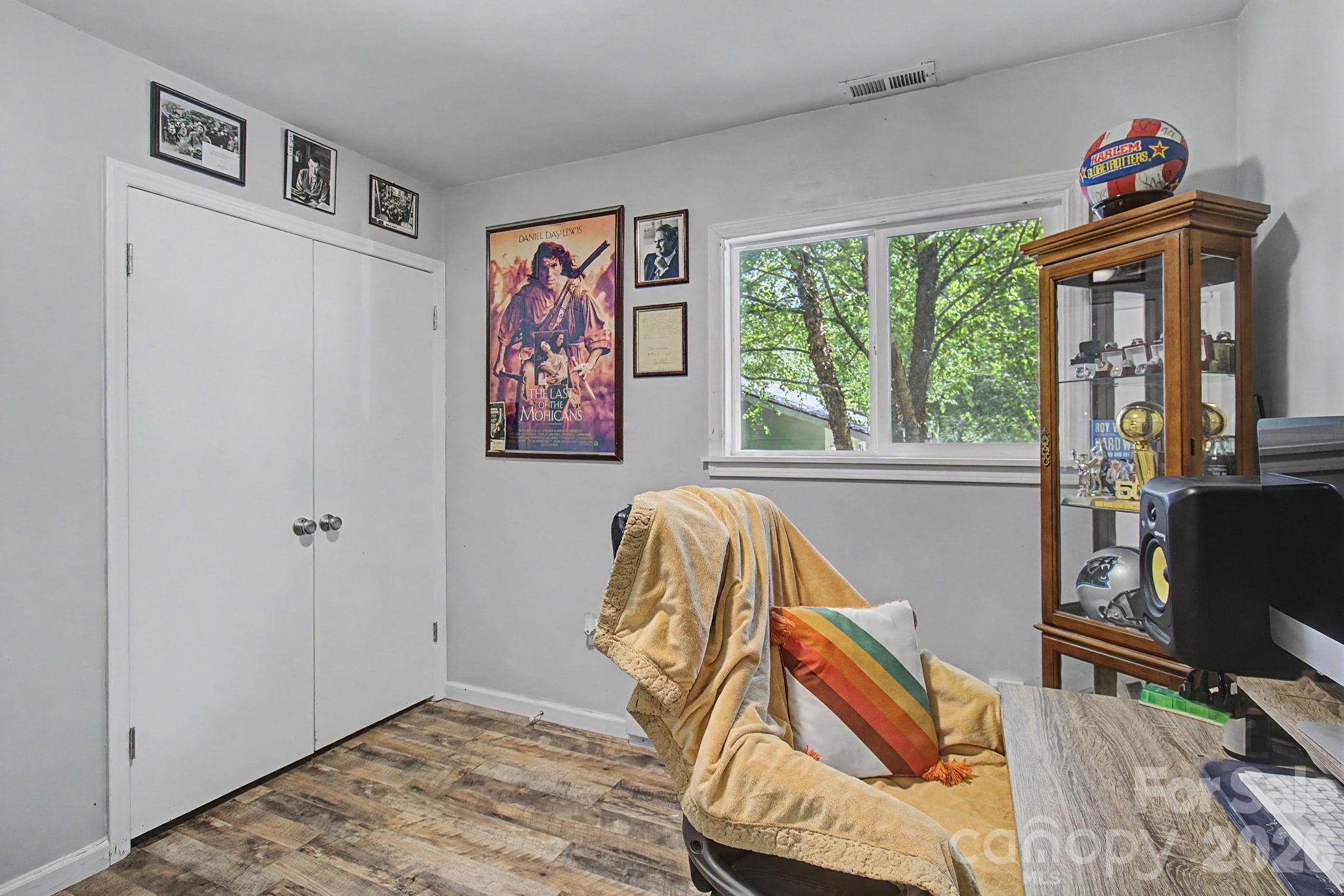 102 Wicklow Drive — Asheville
