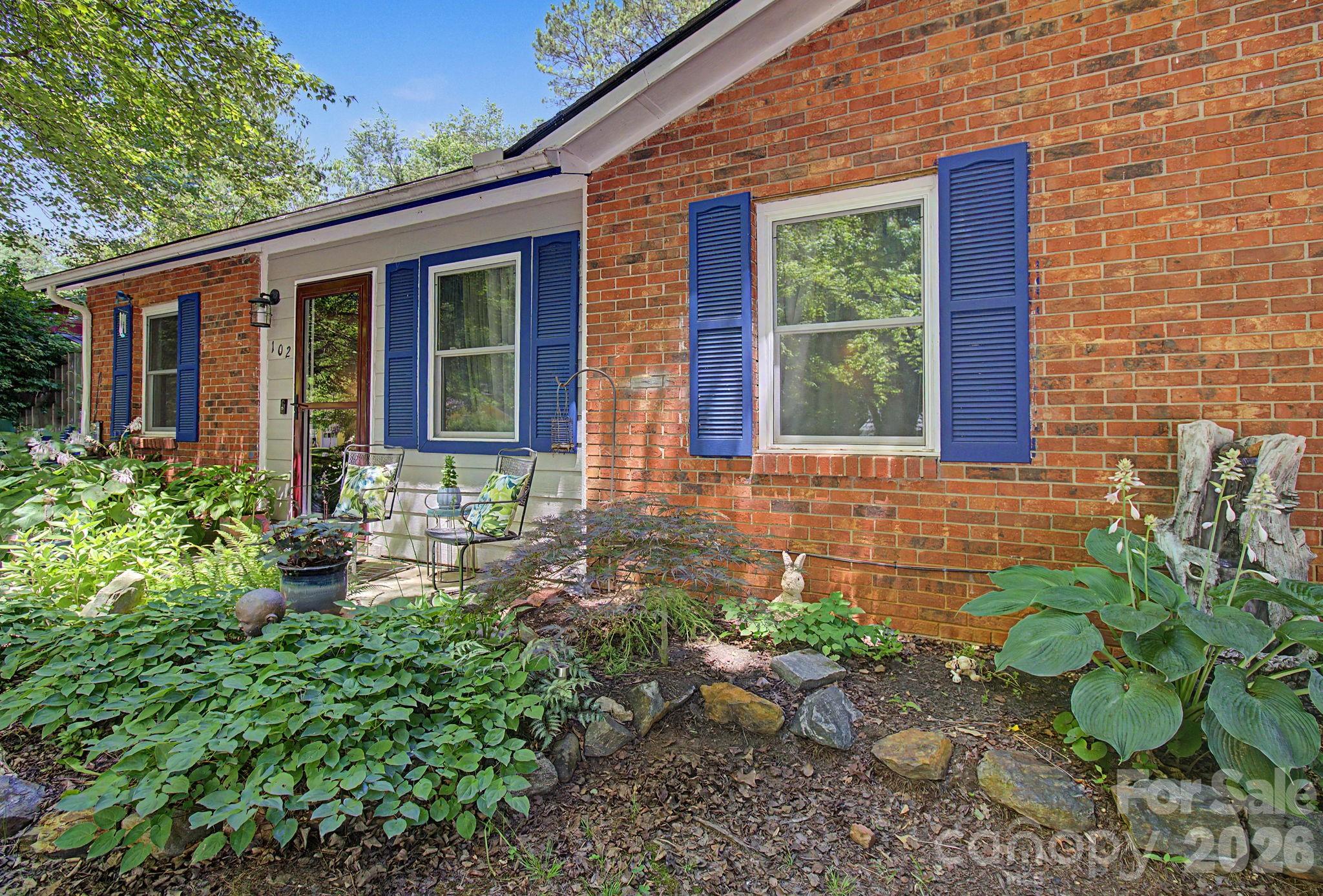 102 Wicklow Drive — Asheville