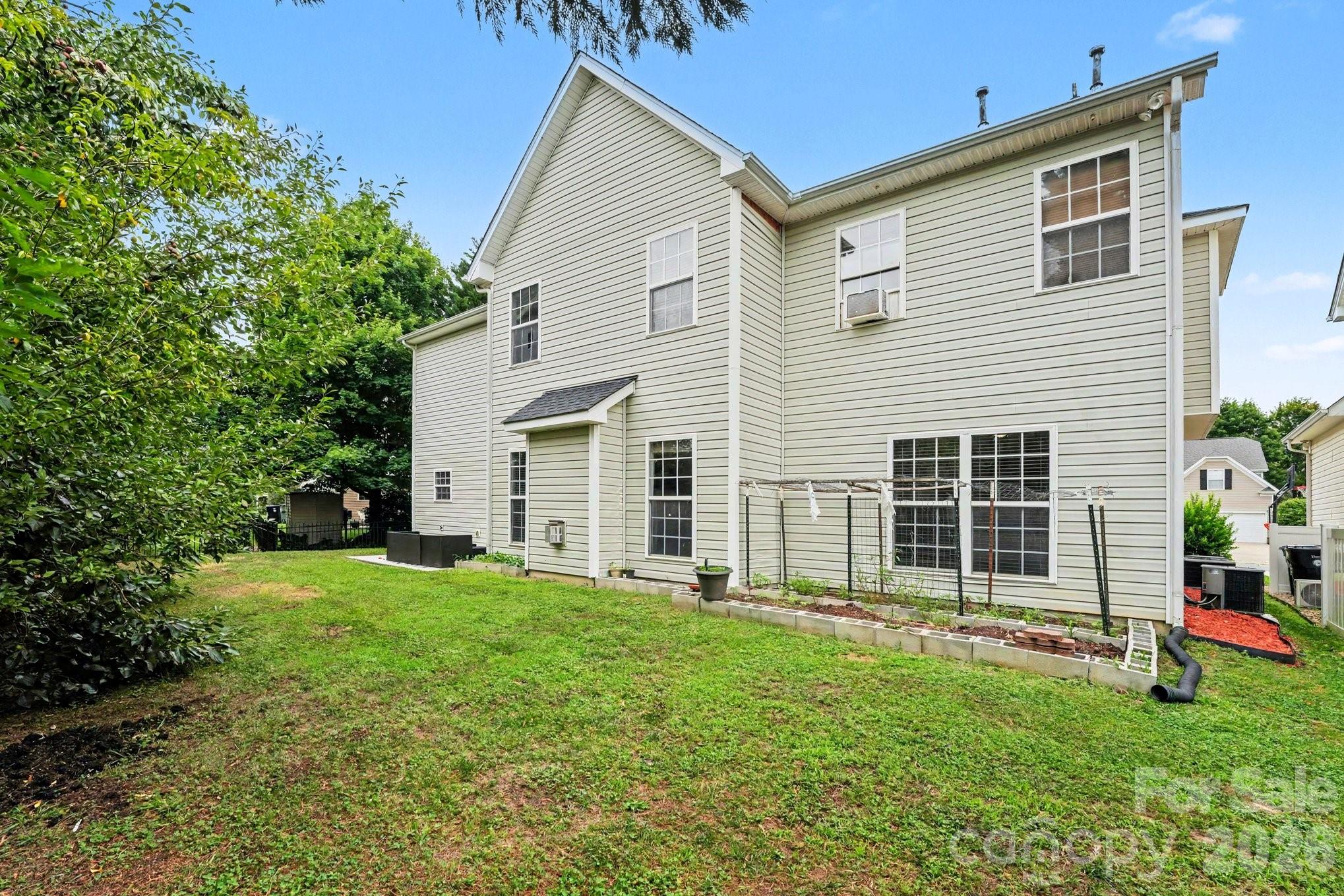 1583 Duckhorn Street NW — Concord