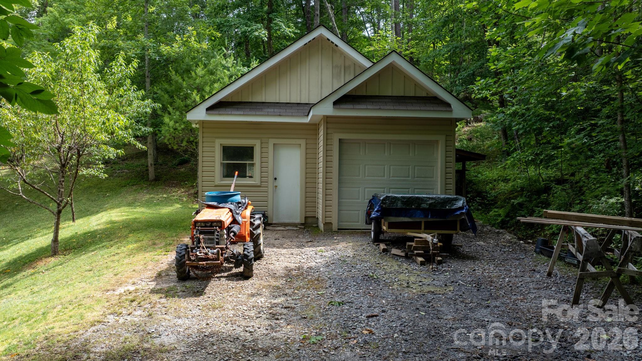 2956 Indian Grave Road — Lenoir