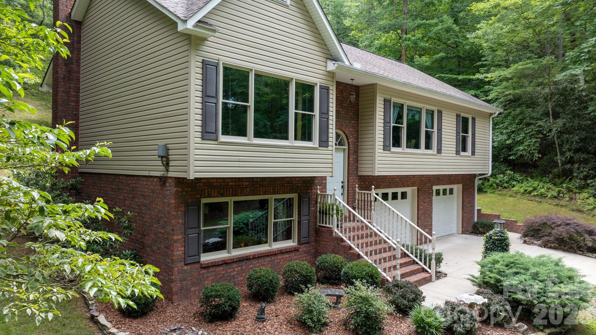 2956 Indian Grave Road — Lenoir