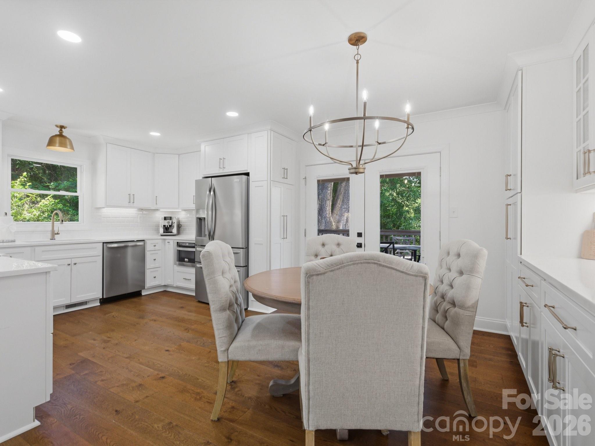 6819 Woodstock Drive — Charlotte