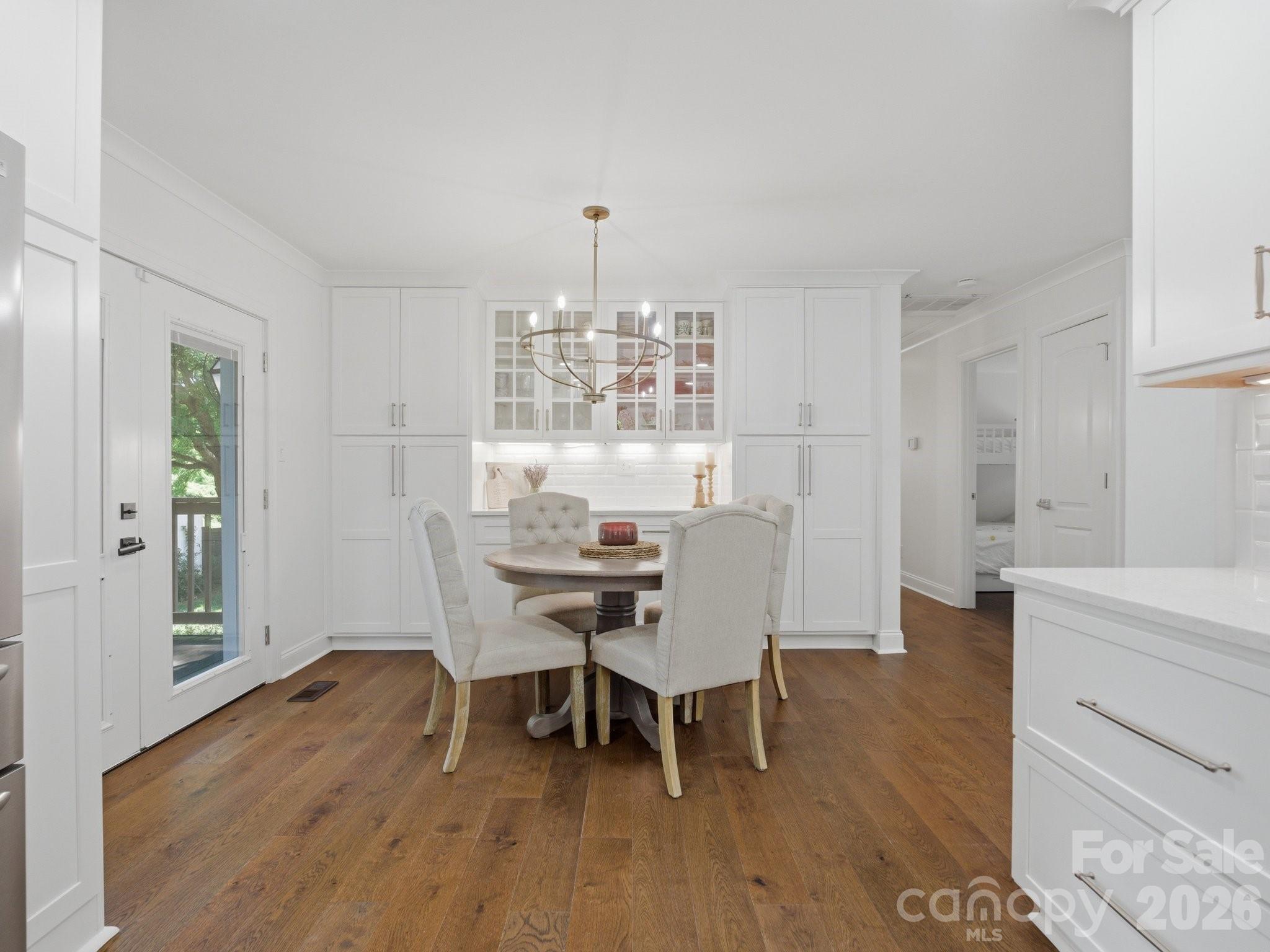 6819 Woodstock Drive — Charlotte