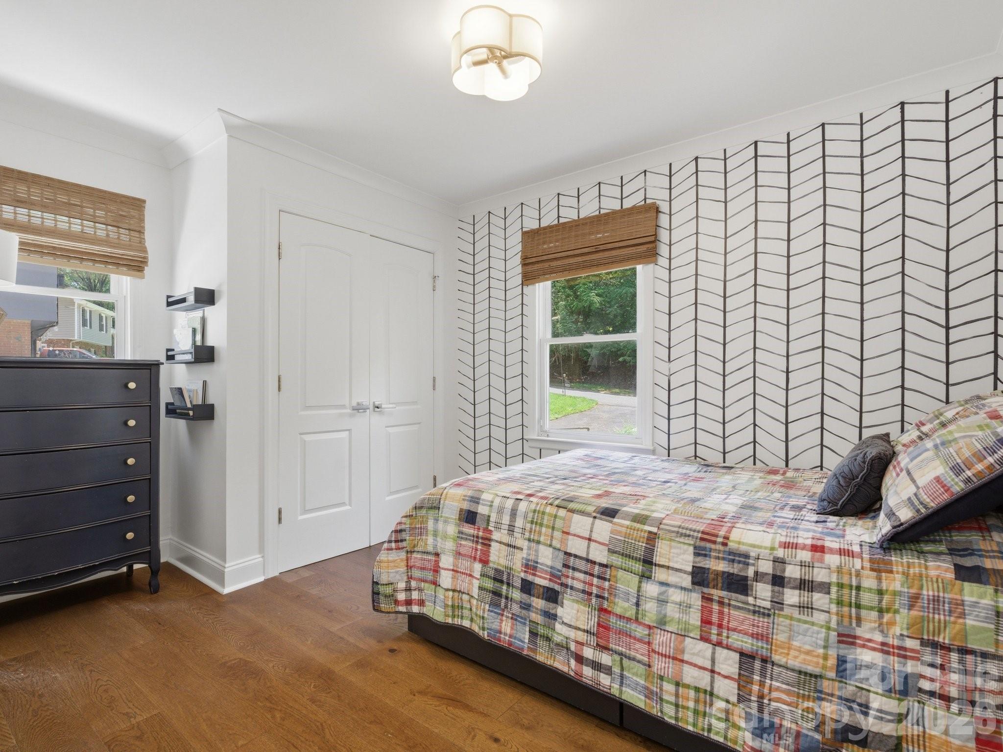 6819 Woodstock Drive — Charlotte