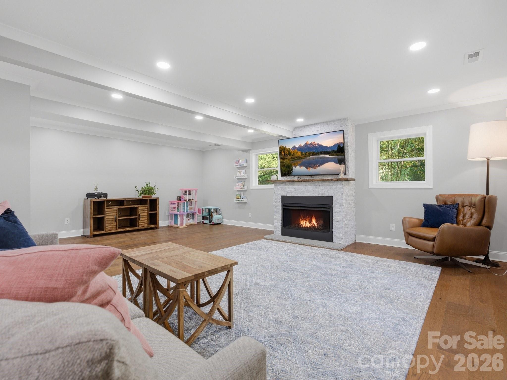 6819 Woodstock Drive — Charlotte