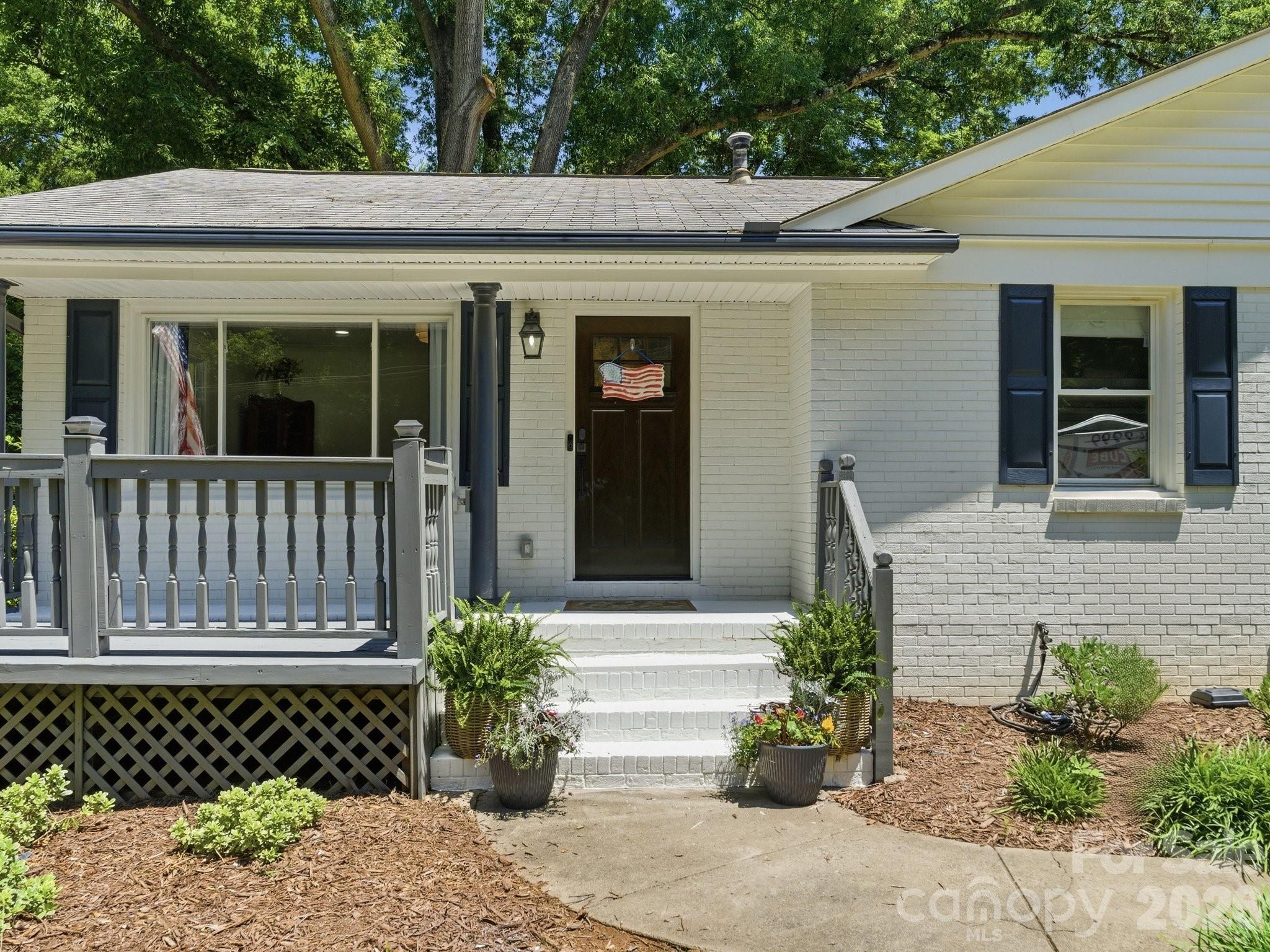 6819 Woodstock Drive — Charlotte