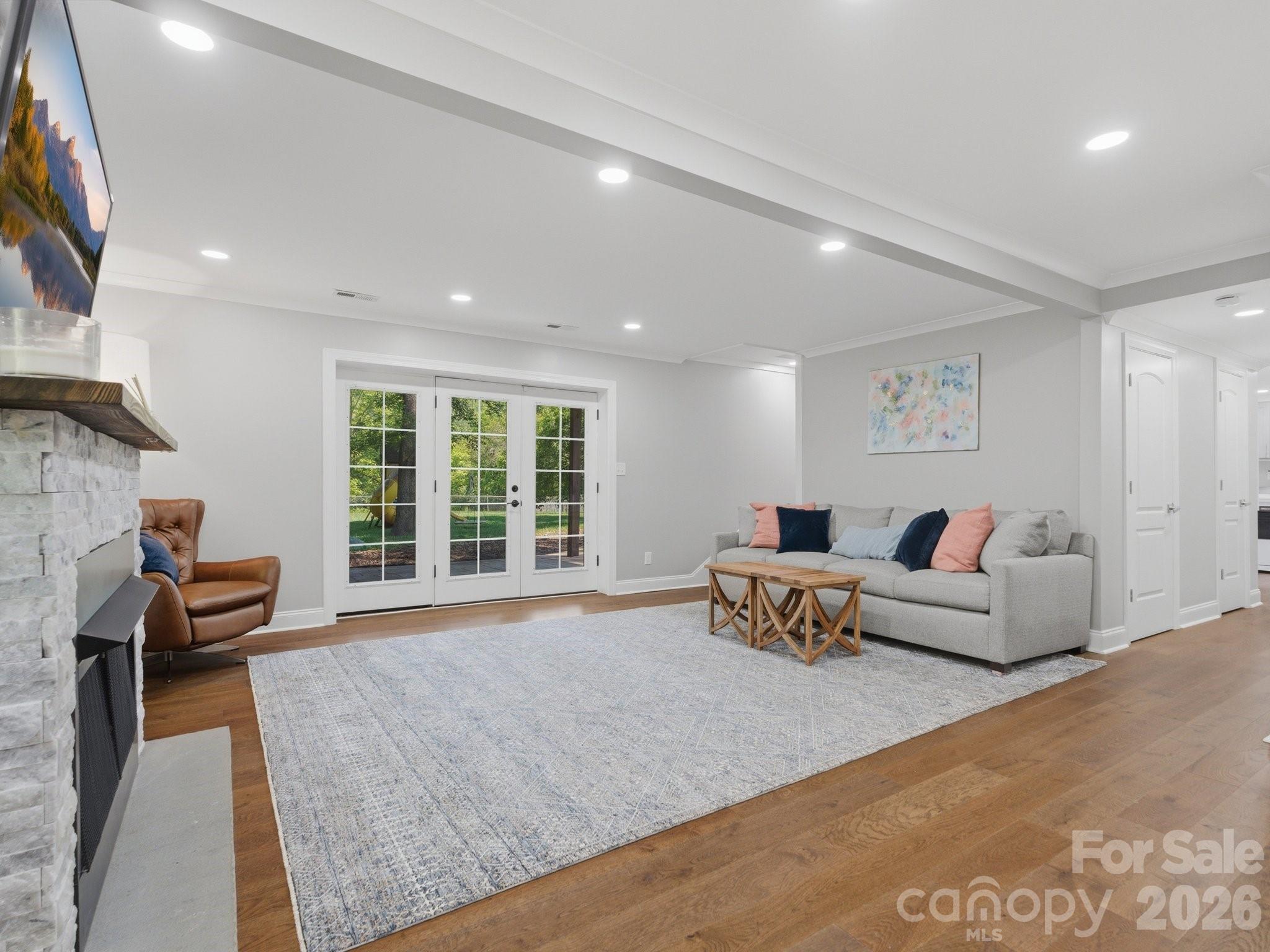 6819 Woodstock Drive — Charlotte