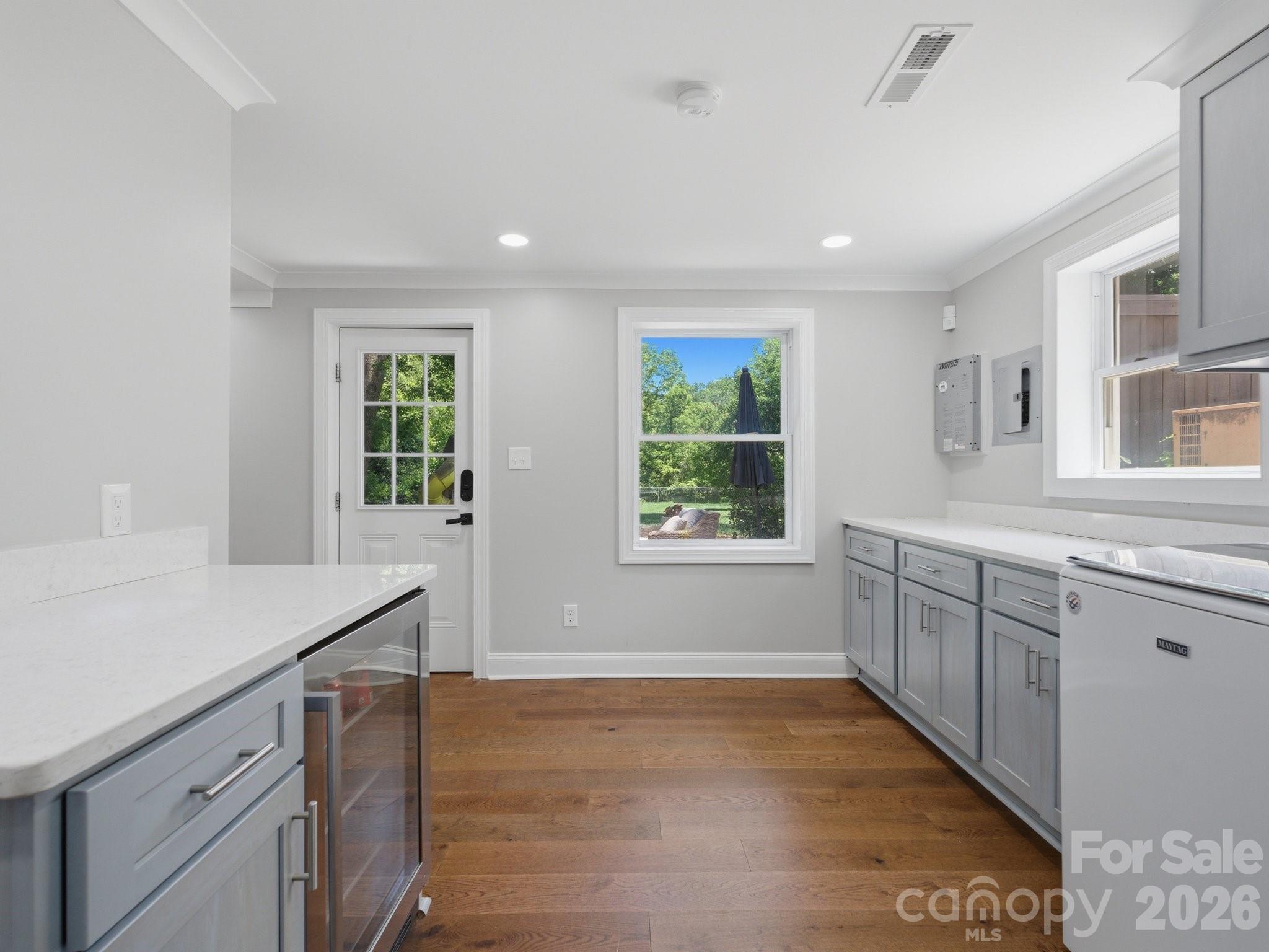 6819 Woodstock Drive — Charlotte