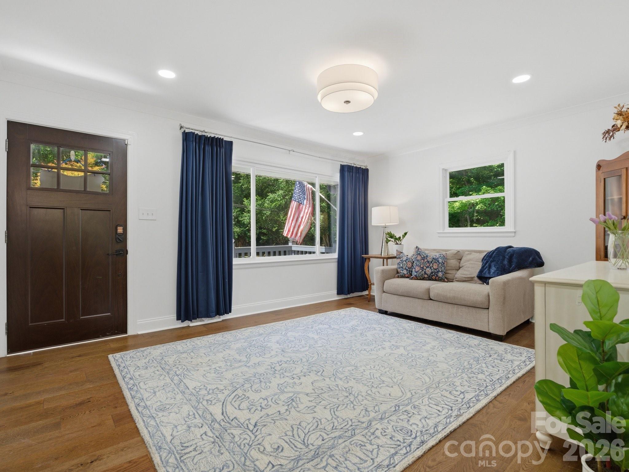 6819 Woodstock Drive — Charlotte