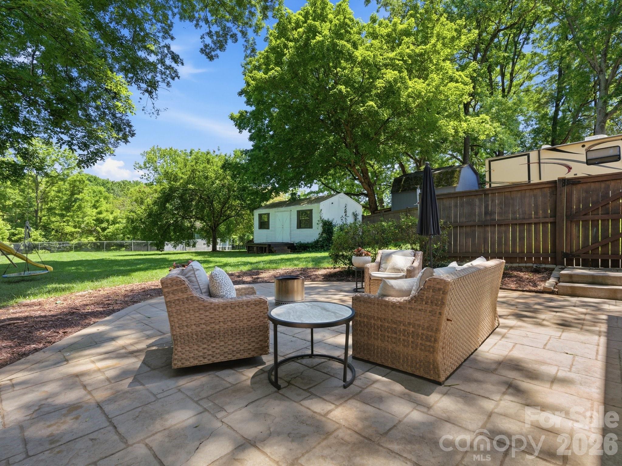 6819 Woodstock Drive — Charlotte