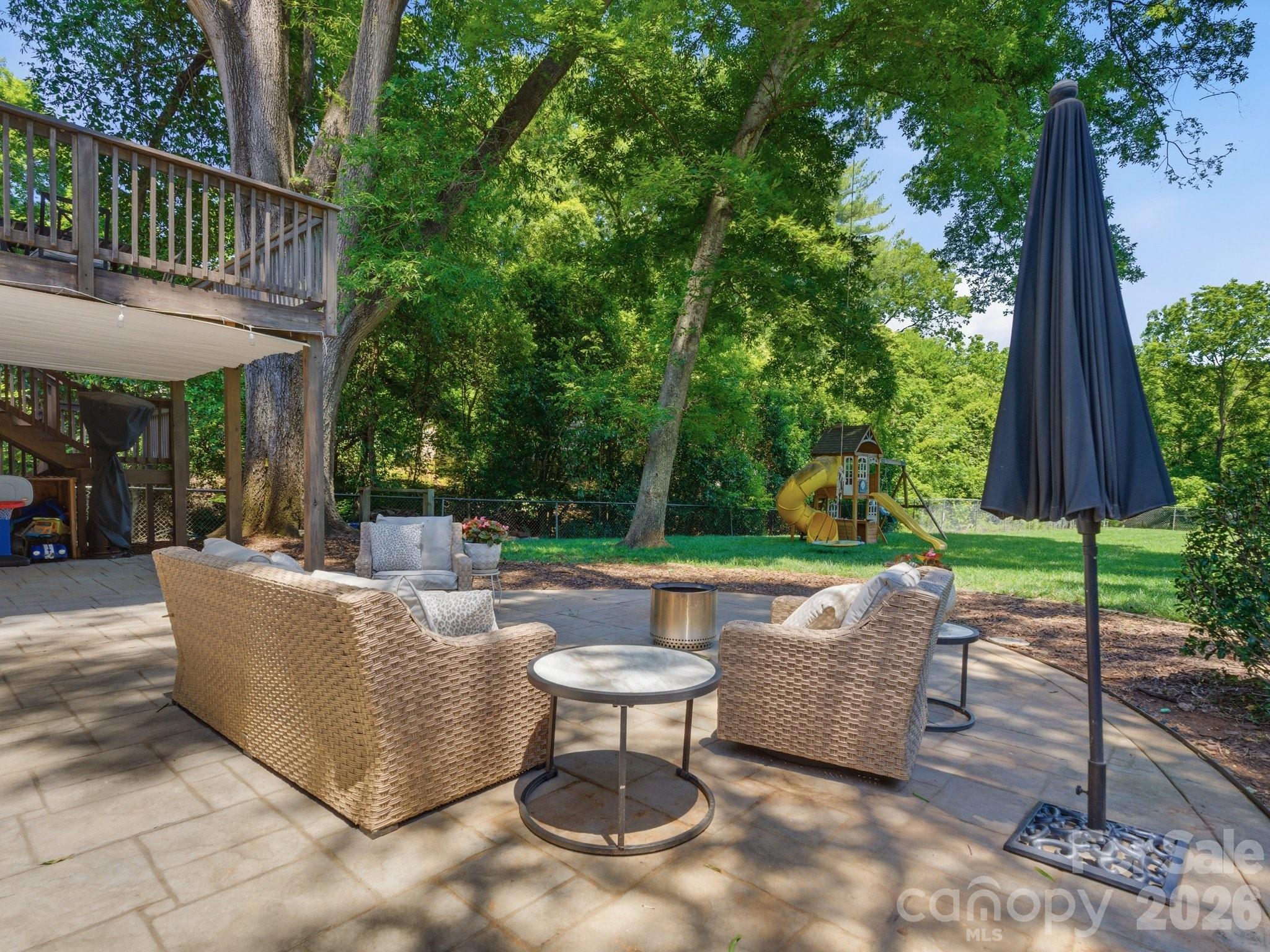 6819 Woodstock Drive — Charlotte