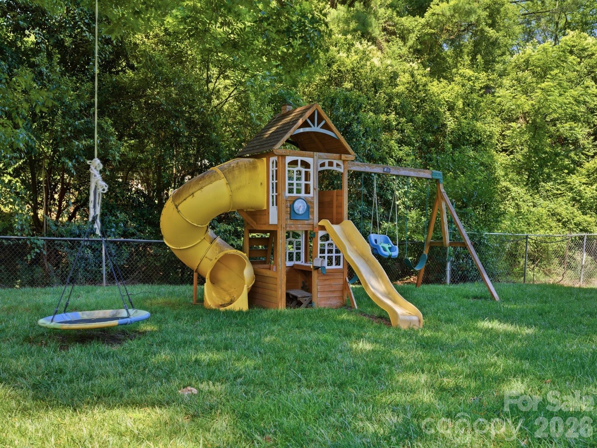 6819 Woodstock Drive — Charlotte