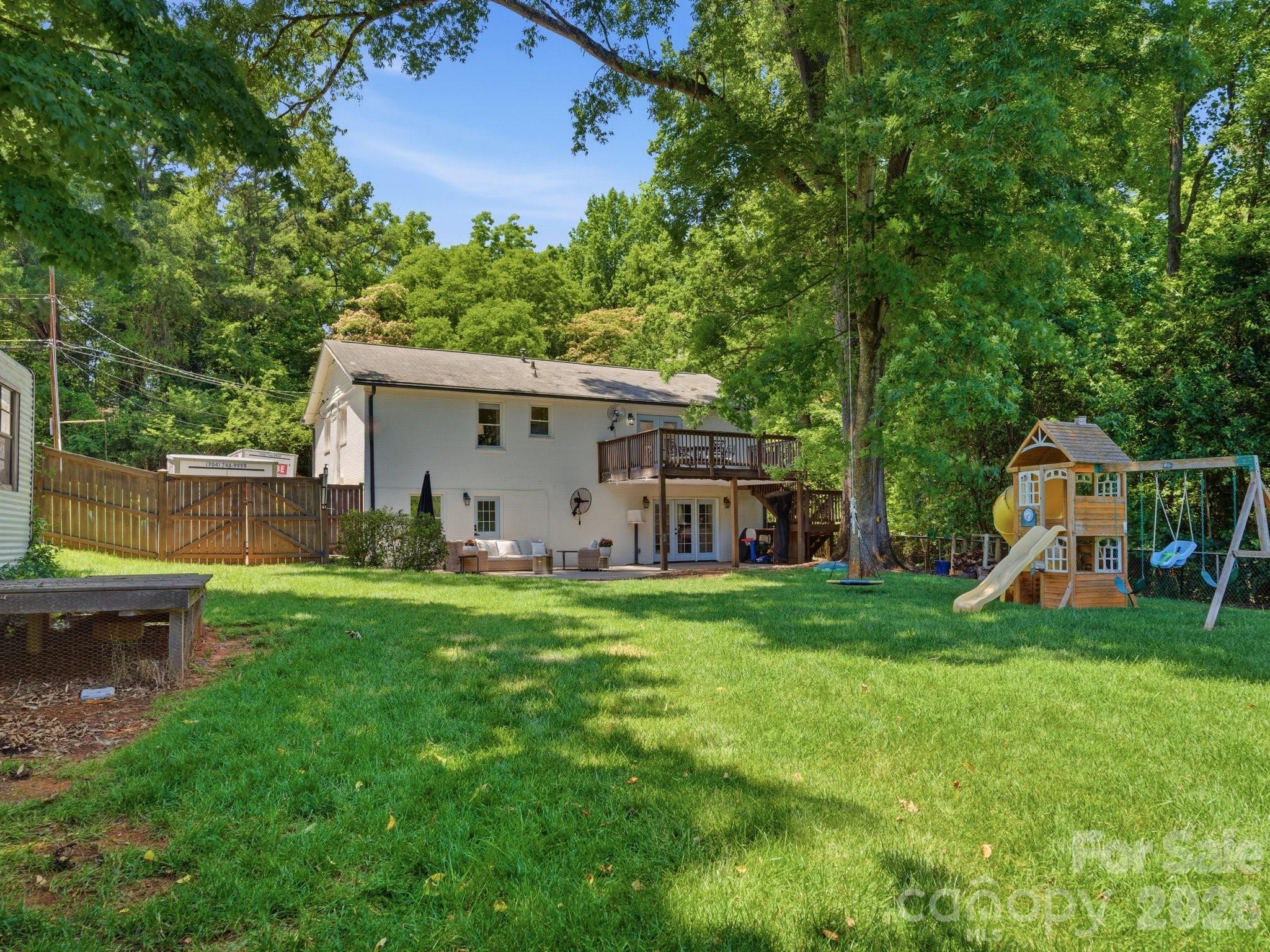 6819 Woodstock Drive — Charlotte