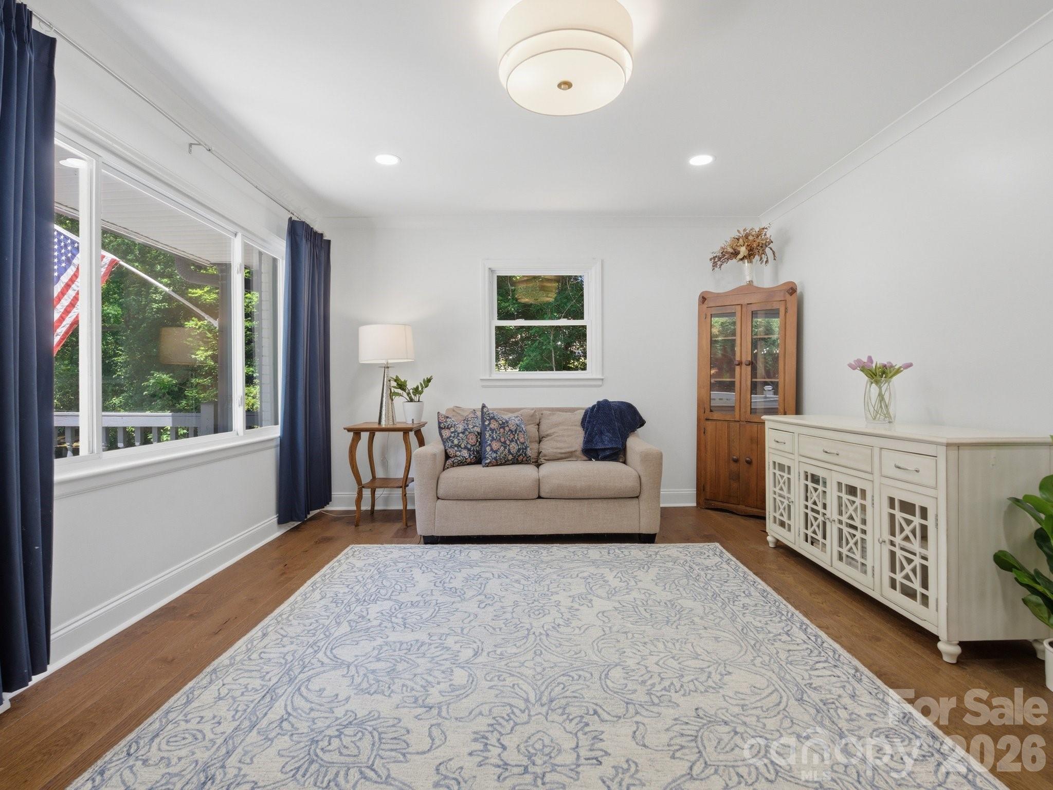 6819 Woodstock Drive — Charlotte