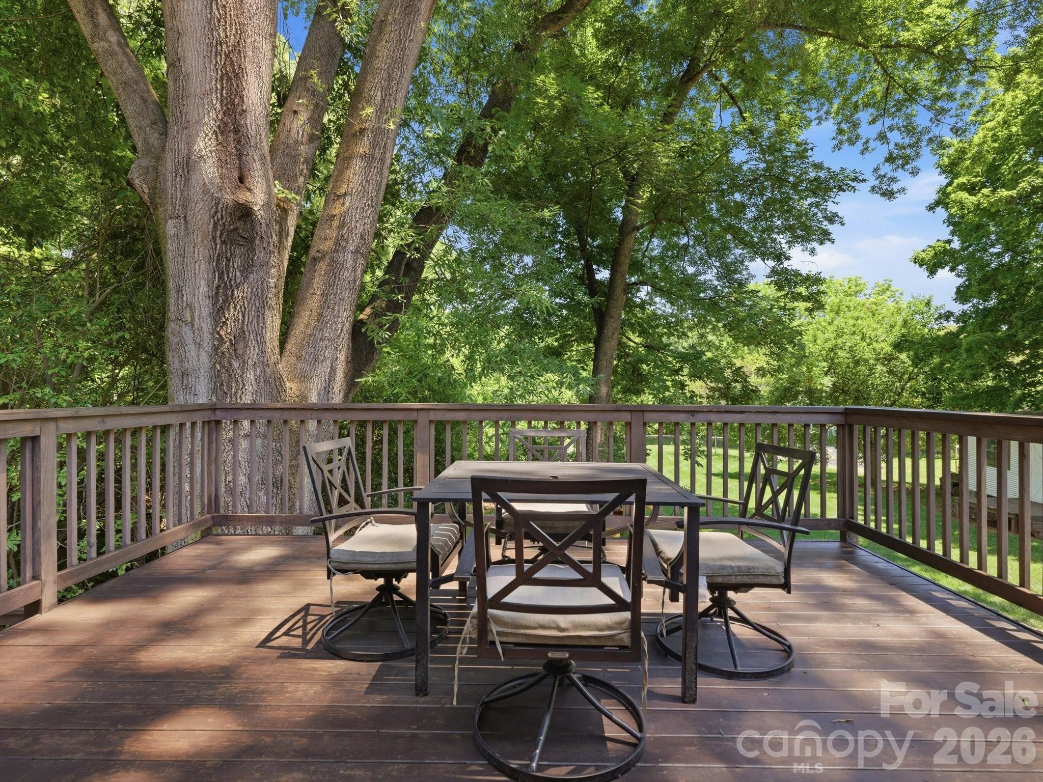 6819 Woodstock Drive — Charlotte