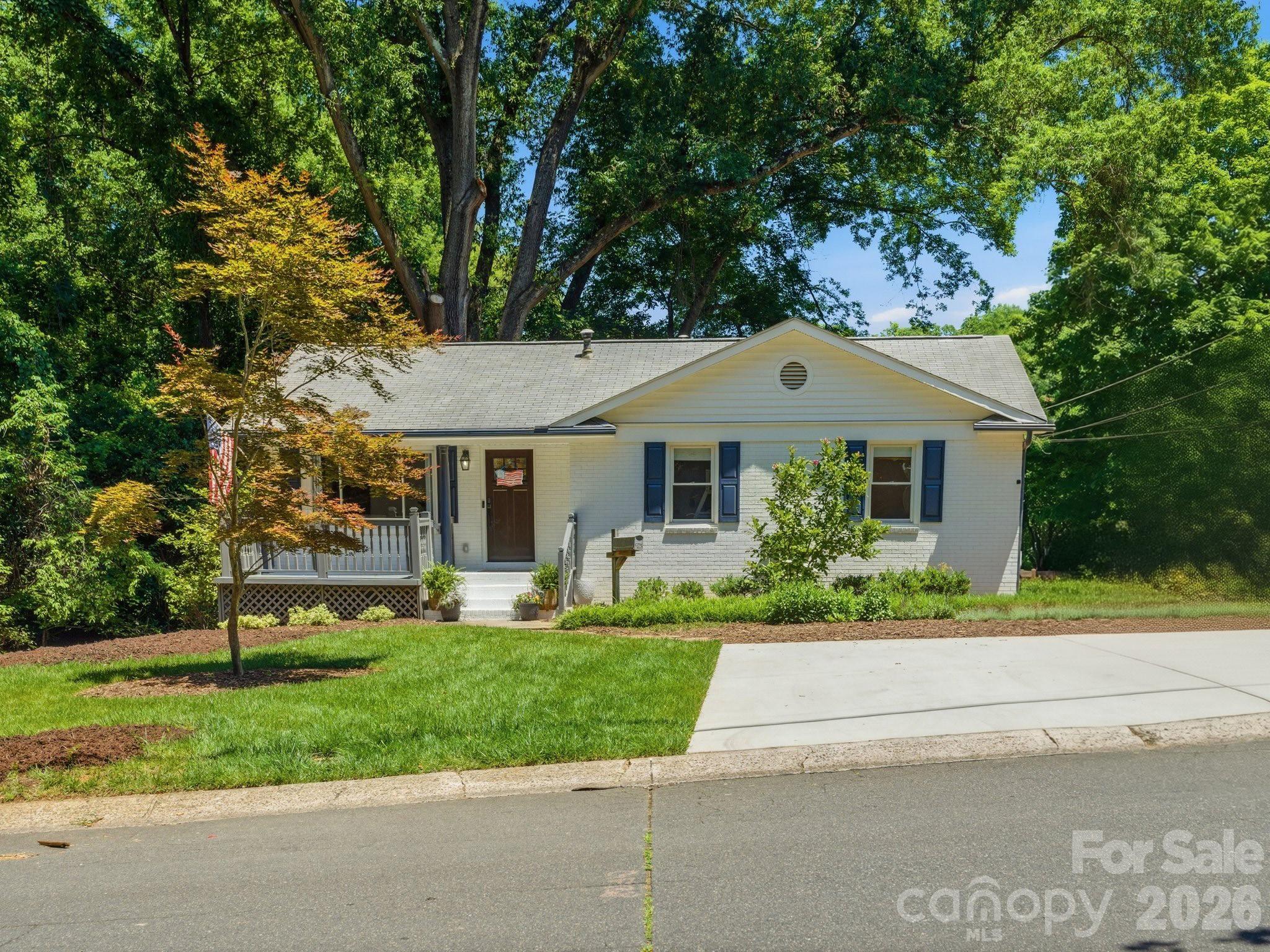 6819 Woodstock Drive — Charlotte