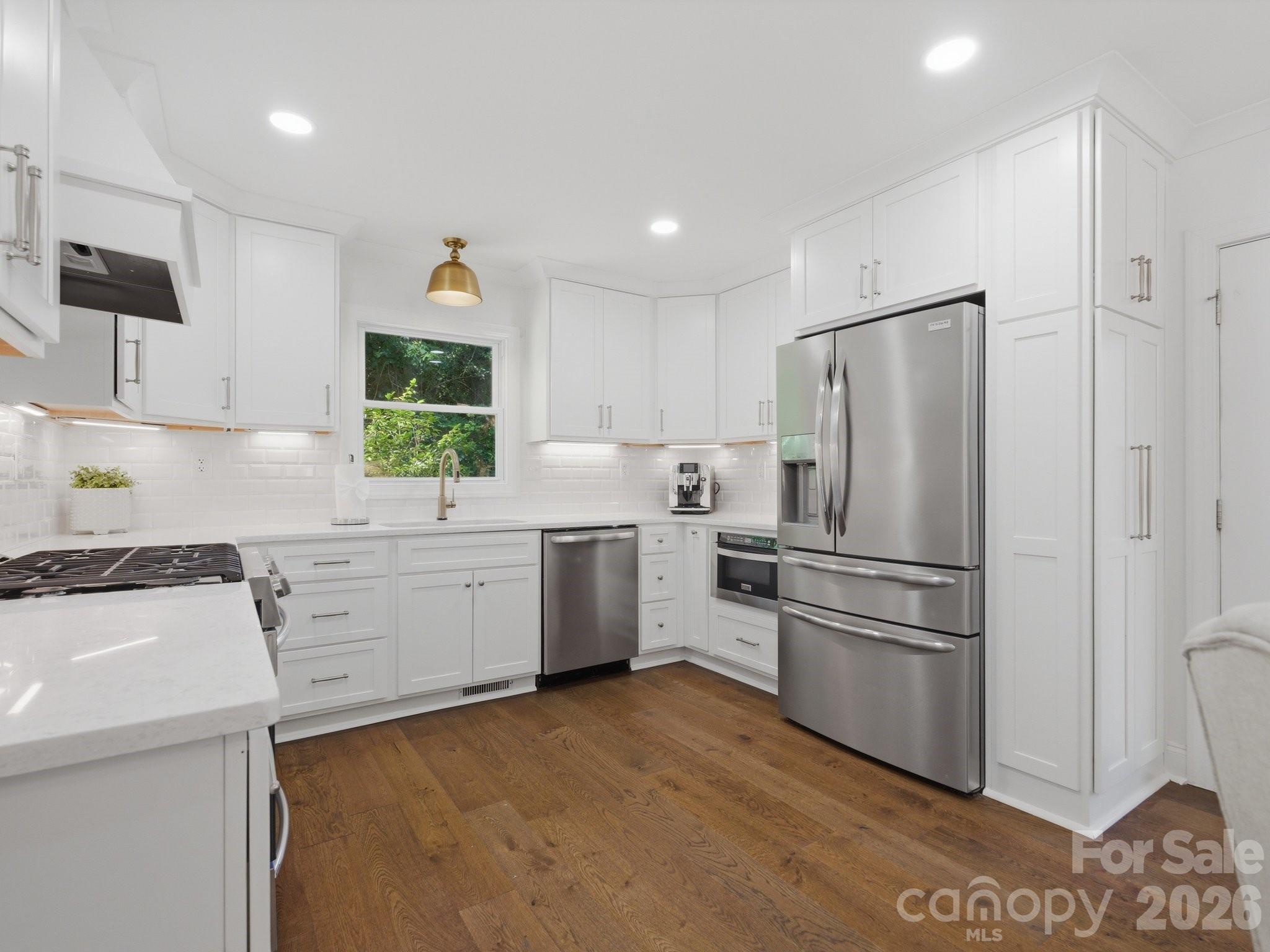 6819 Woodstock Drive — Charlotte