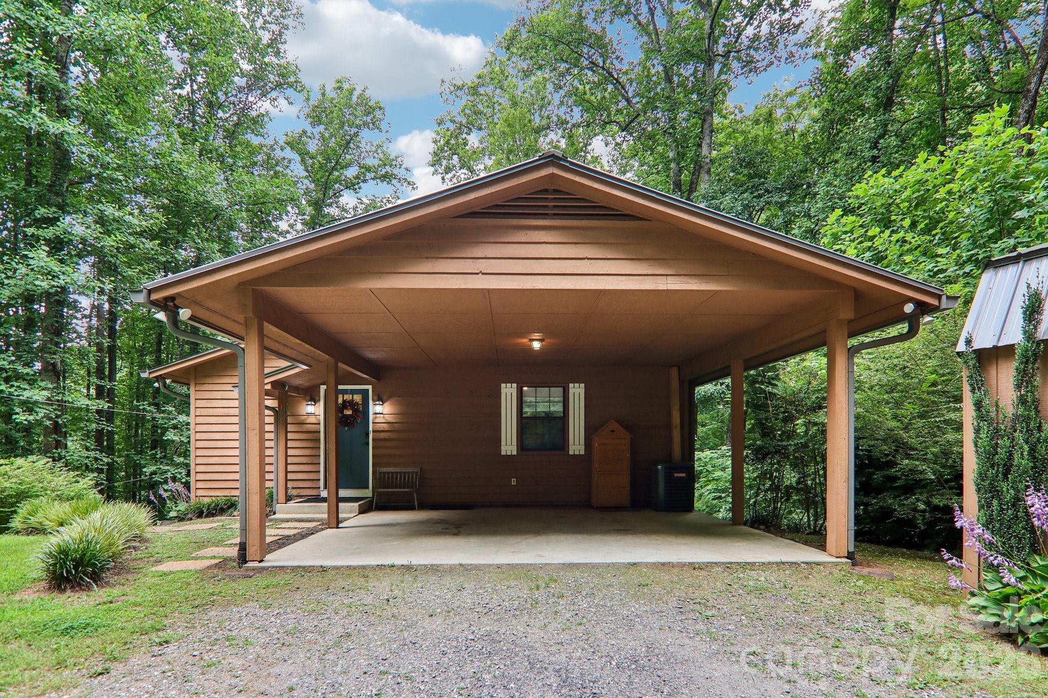 125 Nugget Lane — Sylva