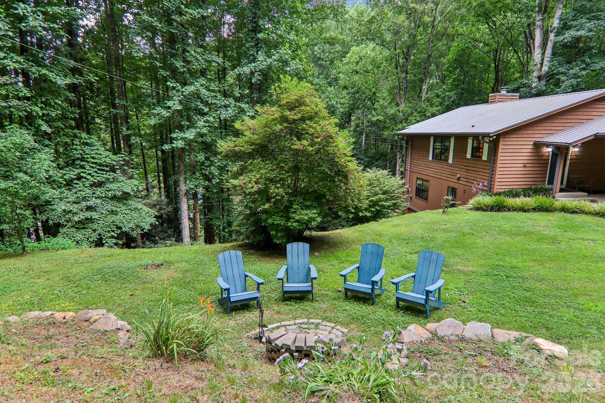 125 Nugget Lane — Sylva