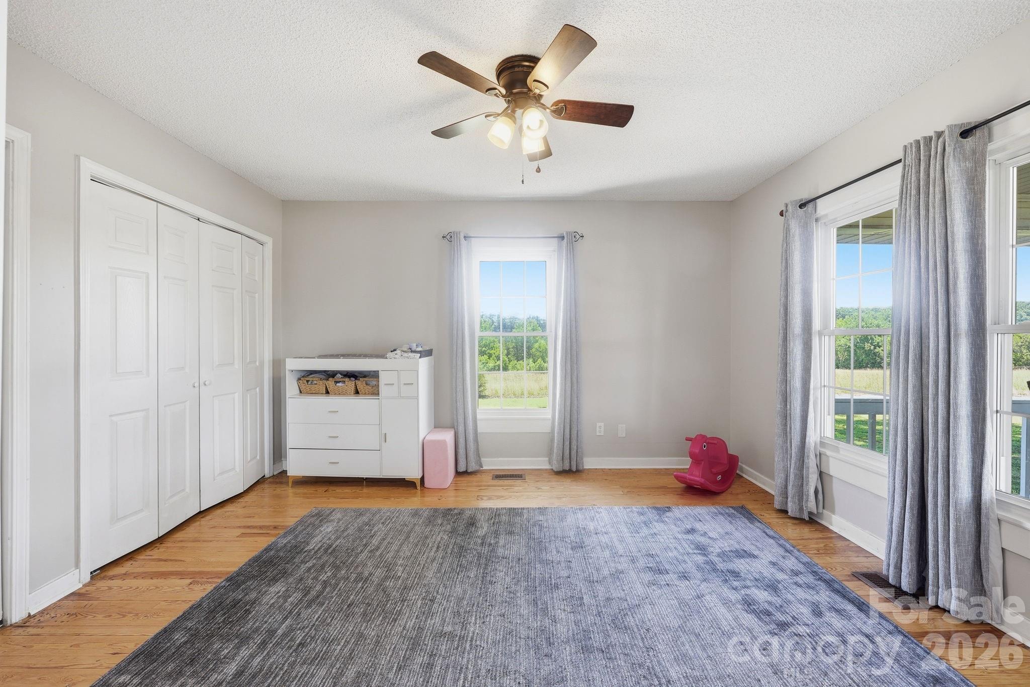3885 Richfield Road — Richfield