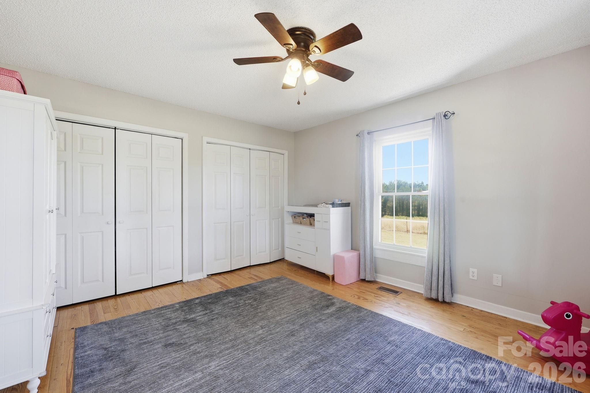 3885 Richfield Road — Richfield