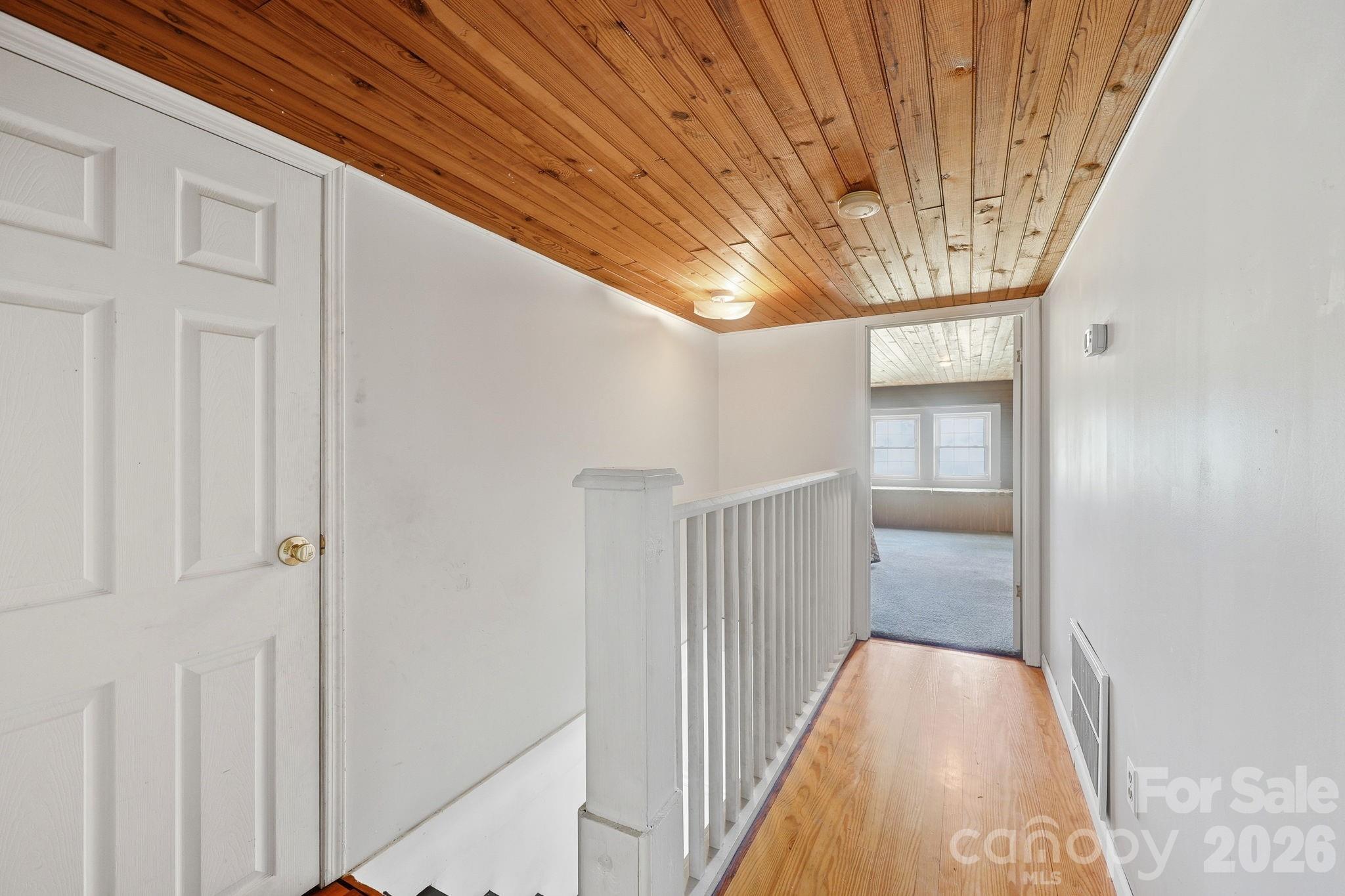 3885 Richfield Road — Richfield