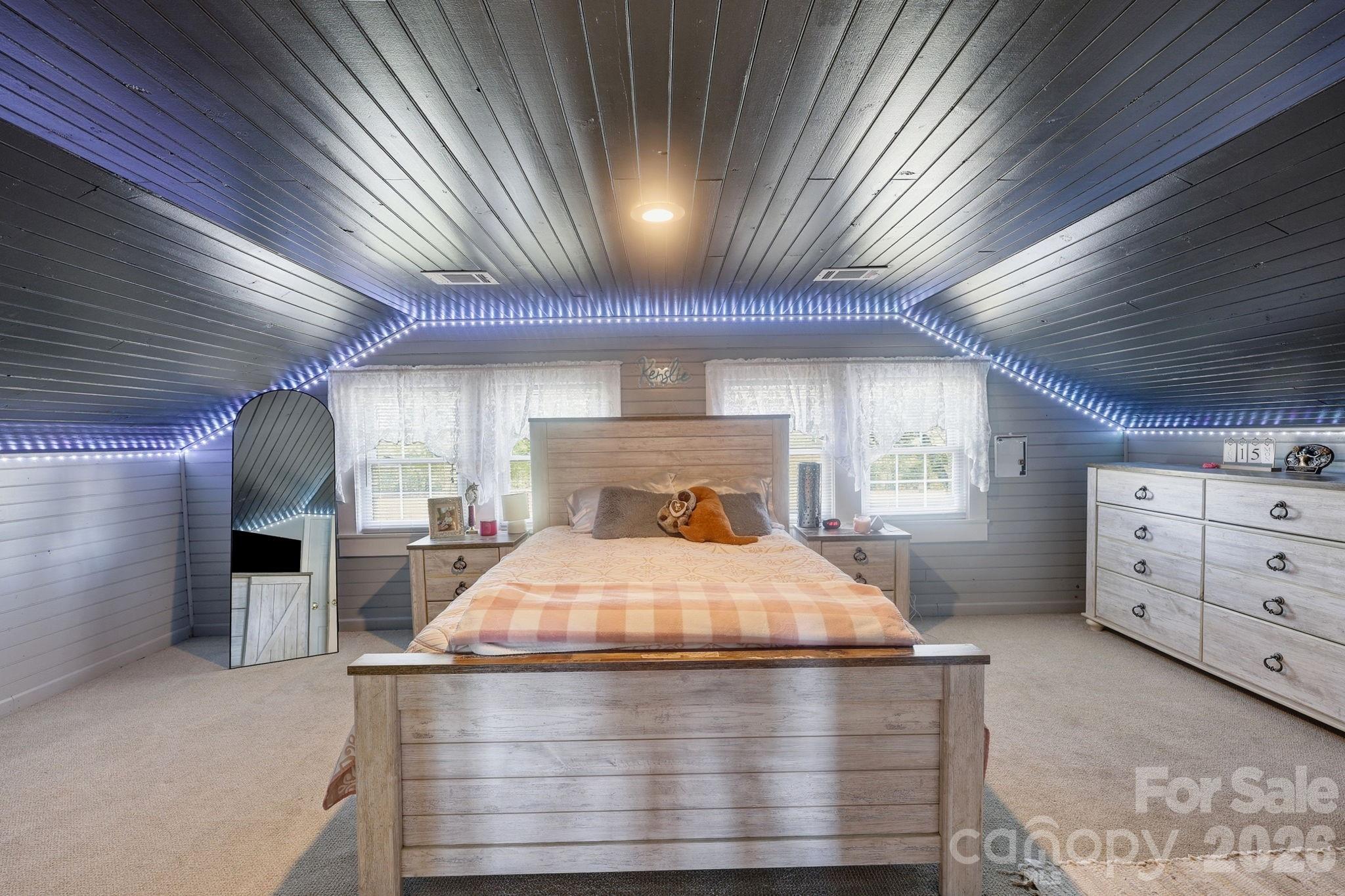 3885 Richfield Road — Richfield