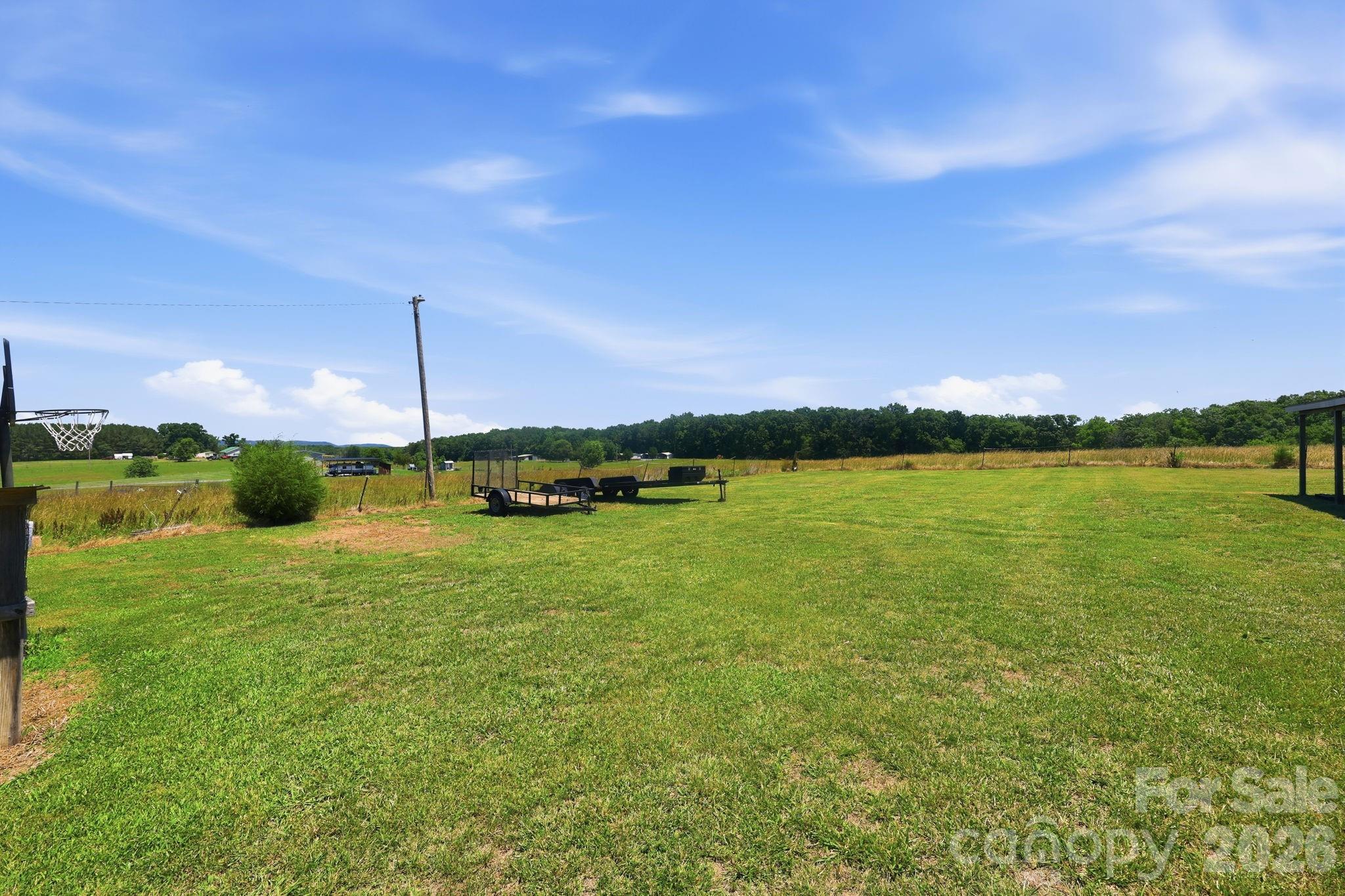 3885 Richfield Road — Richfield