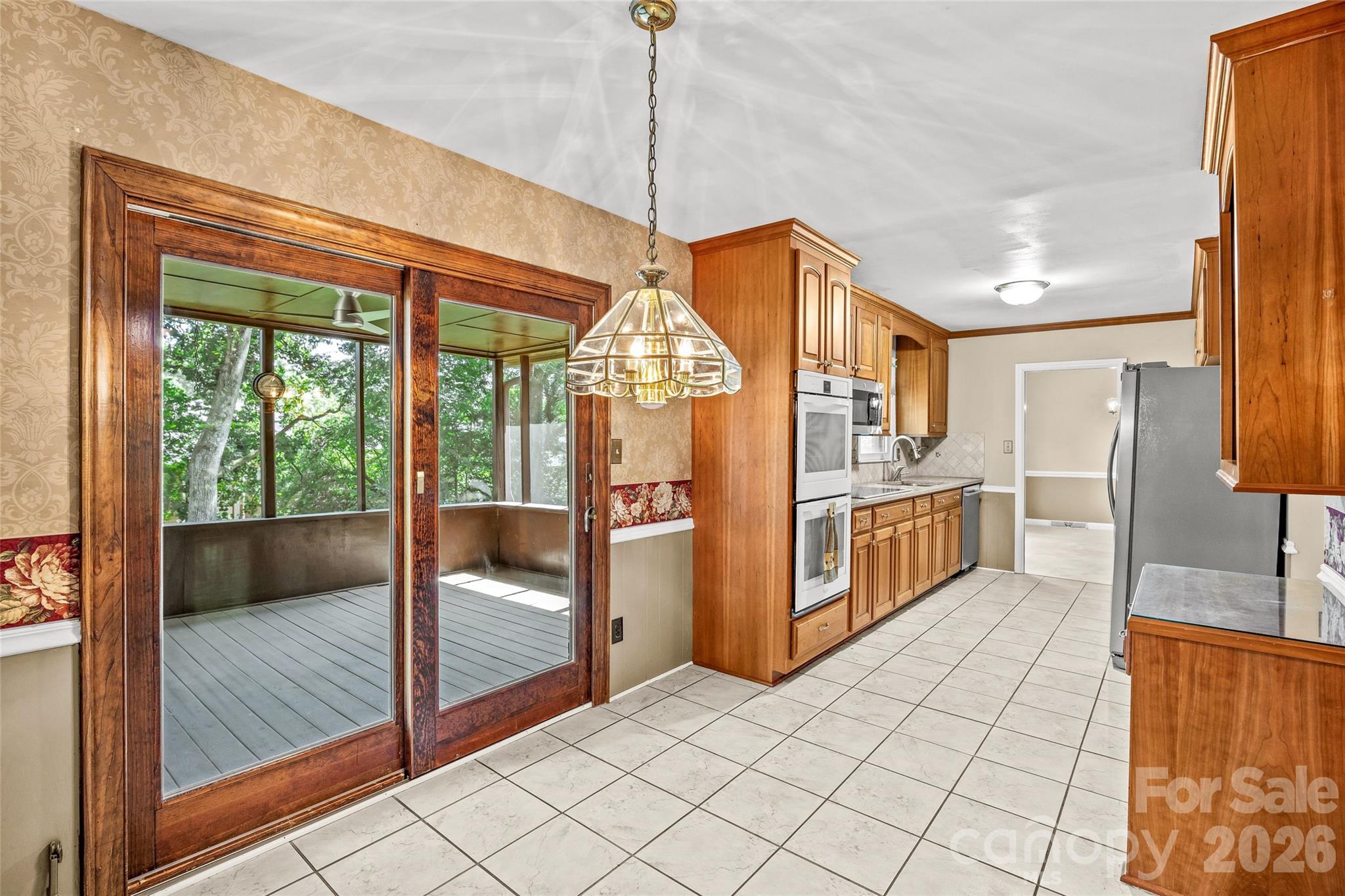 7201 Hopeton Road — Charlotte