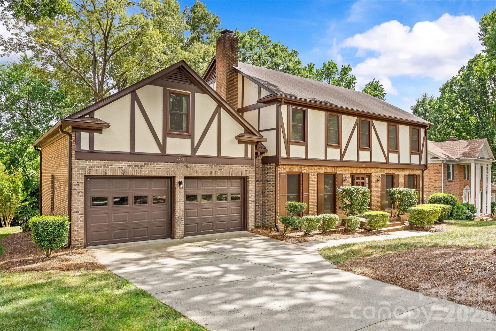 7201 Hopeton Road — Charlotte