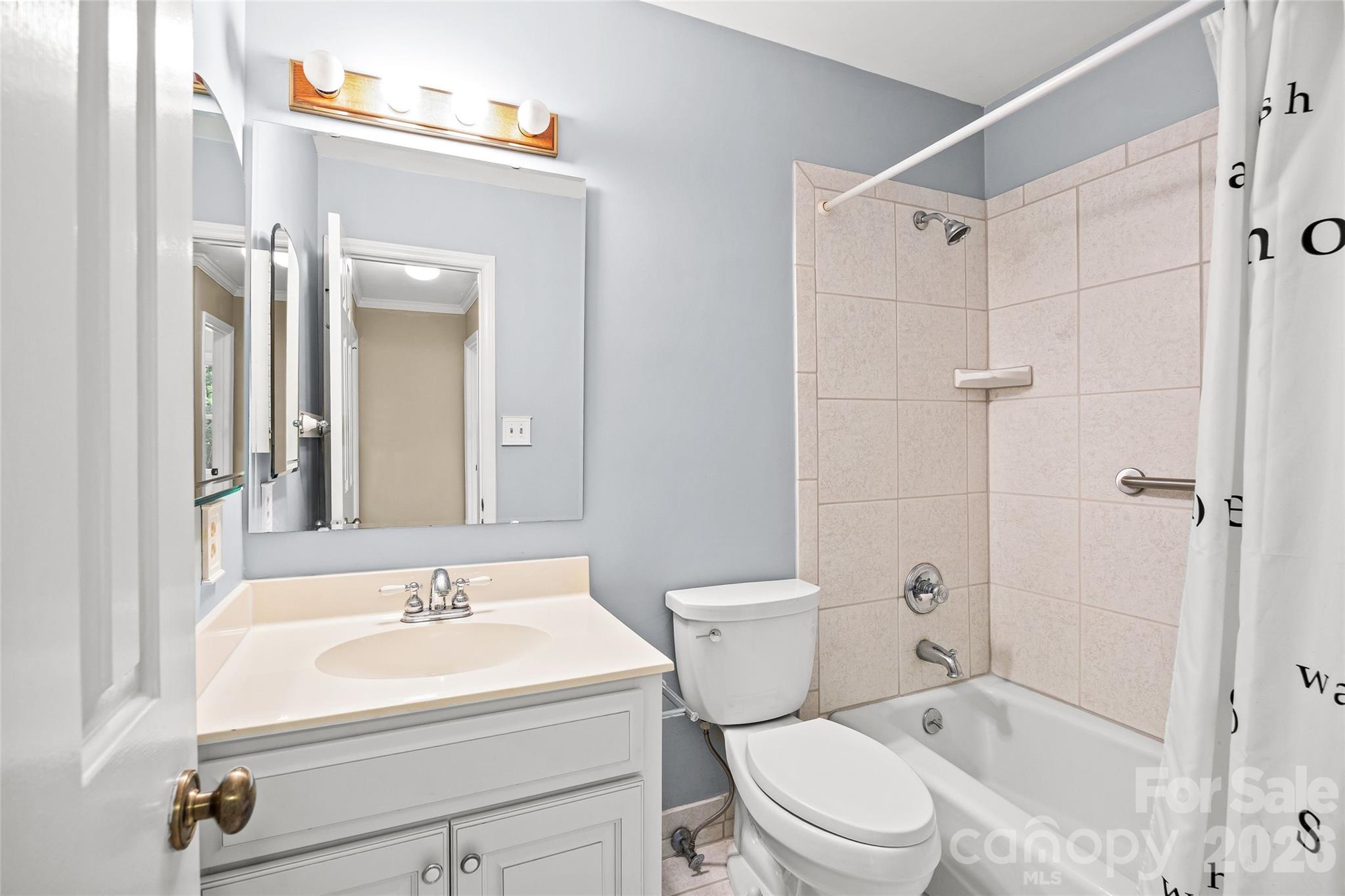 7201 Hopeton Road — Charlotte
