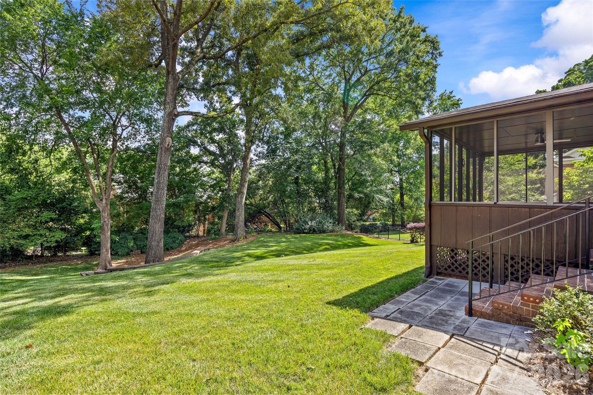 7201 Hopeton Road — Charlotte