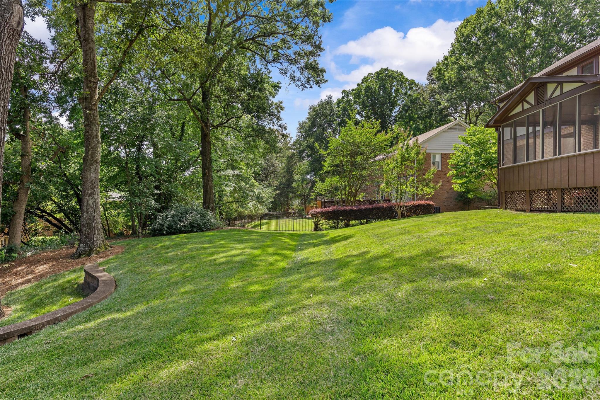 7201 Hopeton Road — Charlotte