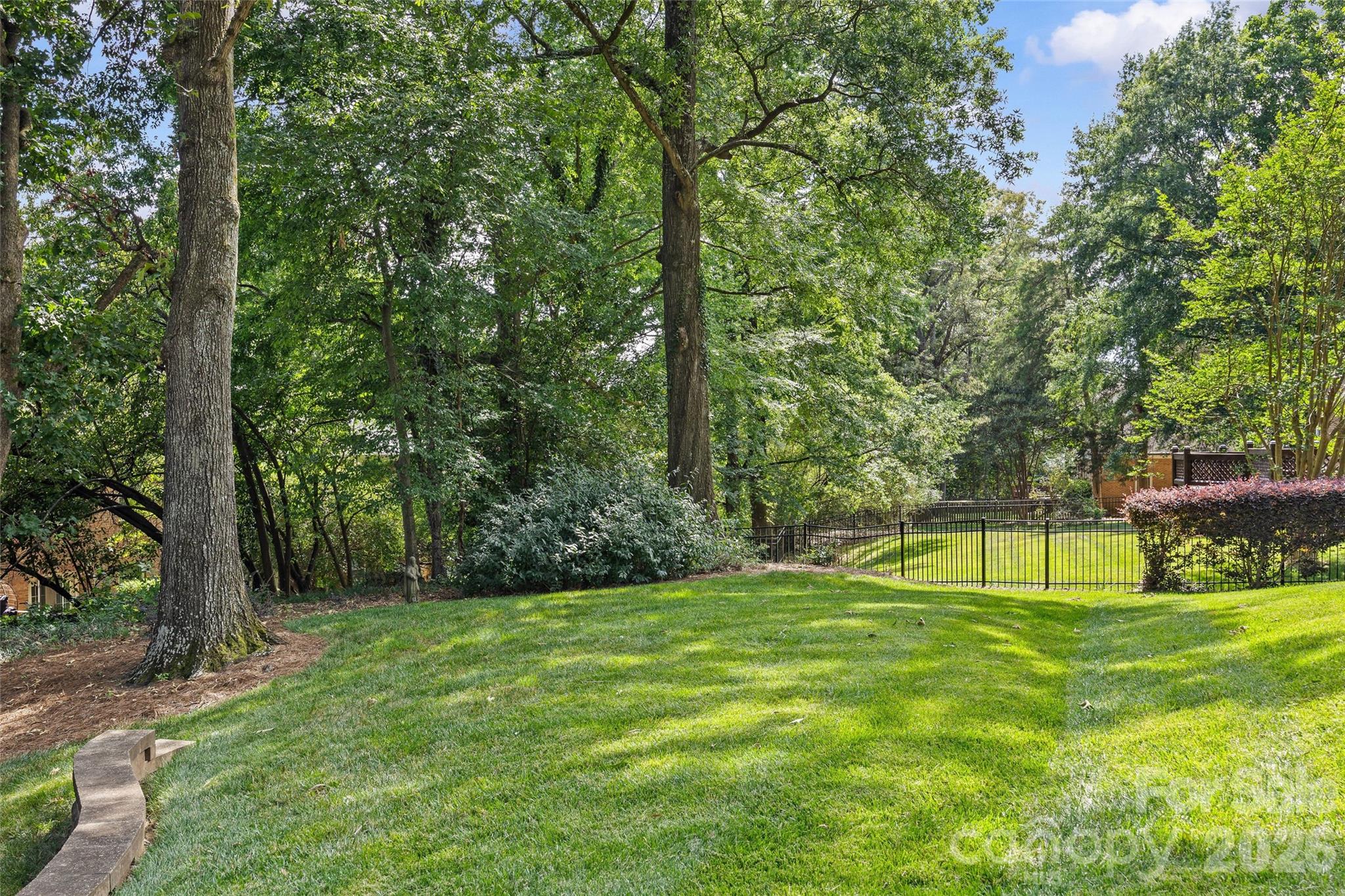 7201 Hopeton Road — Charlotte