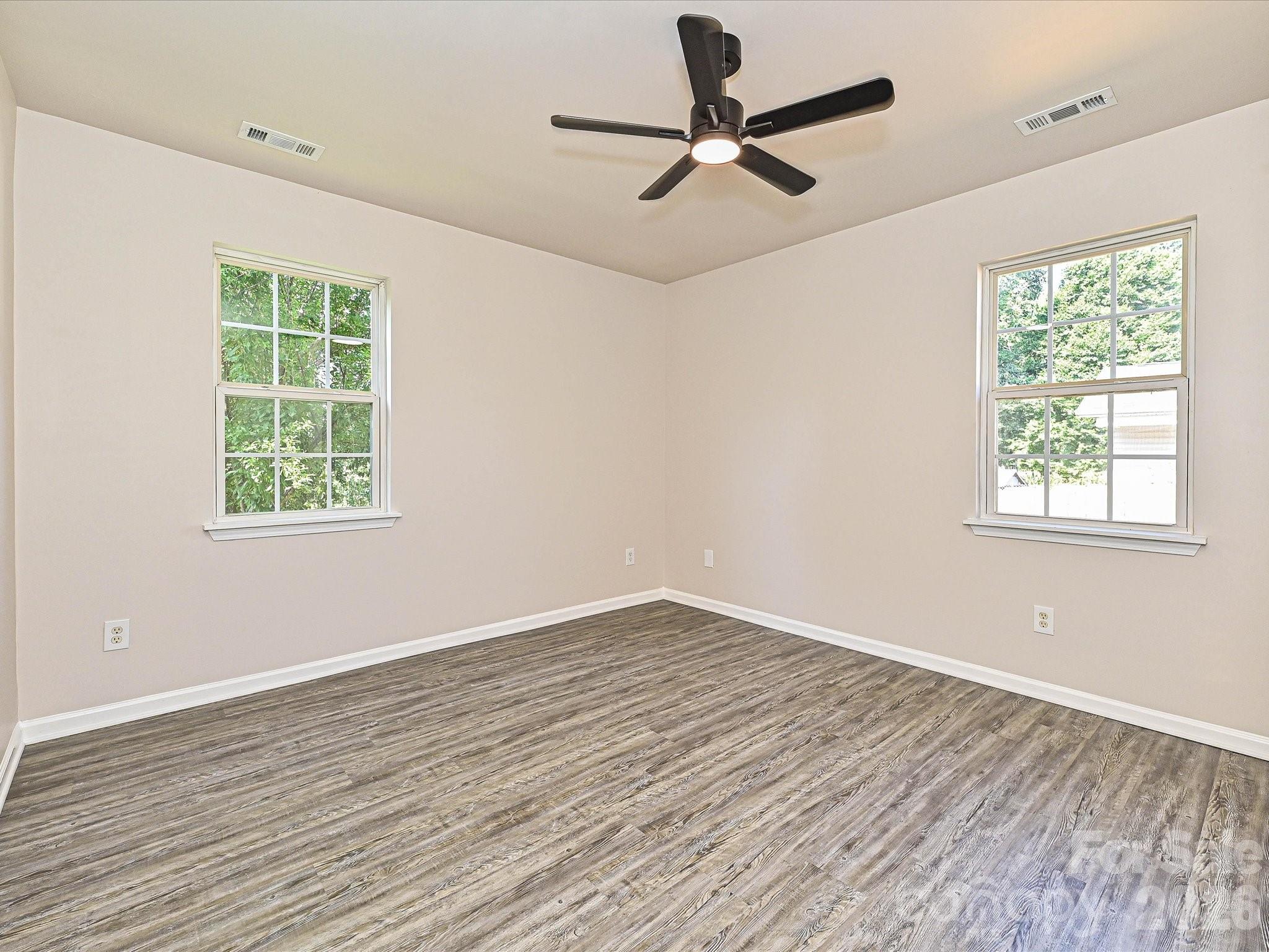 817 Wainwright Avenue — Charlotte